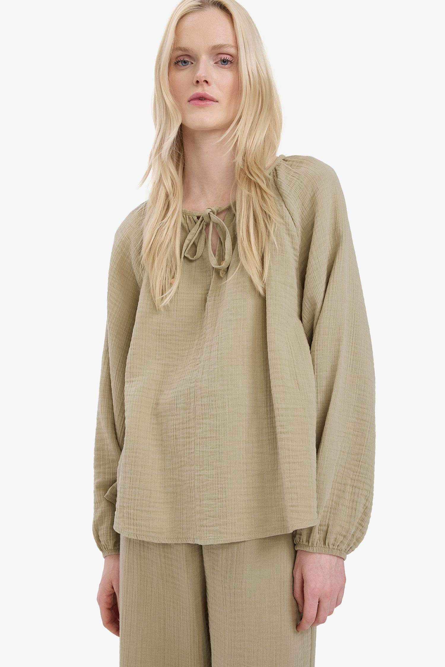 Oversize Geniş Kalıp Bağcıklı Yaka Müslin Uzun Kollu Bluz