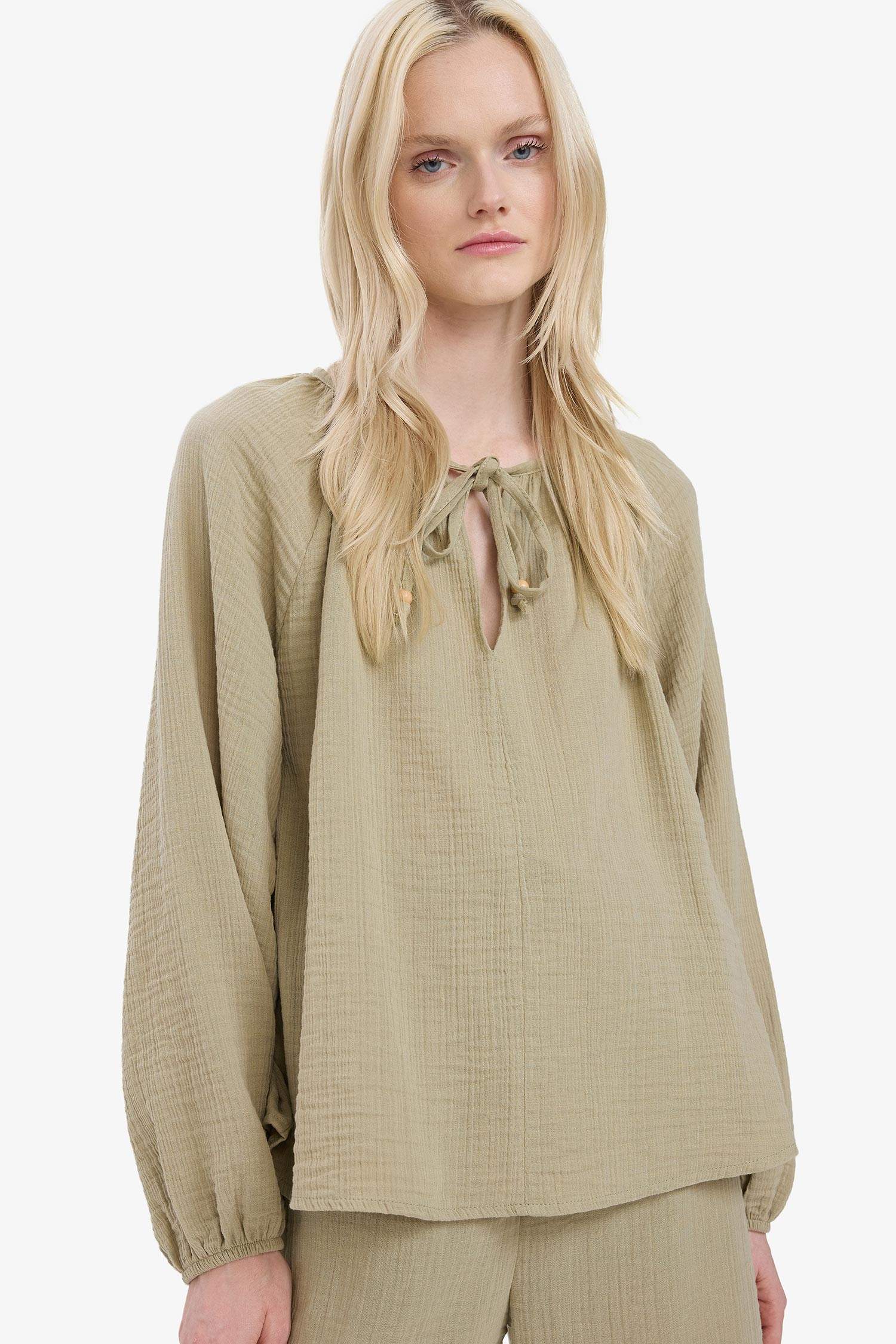 Oversize Geniş Kalıp Bağcıklı Yaka Müslin Uzun Kollu Bluz