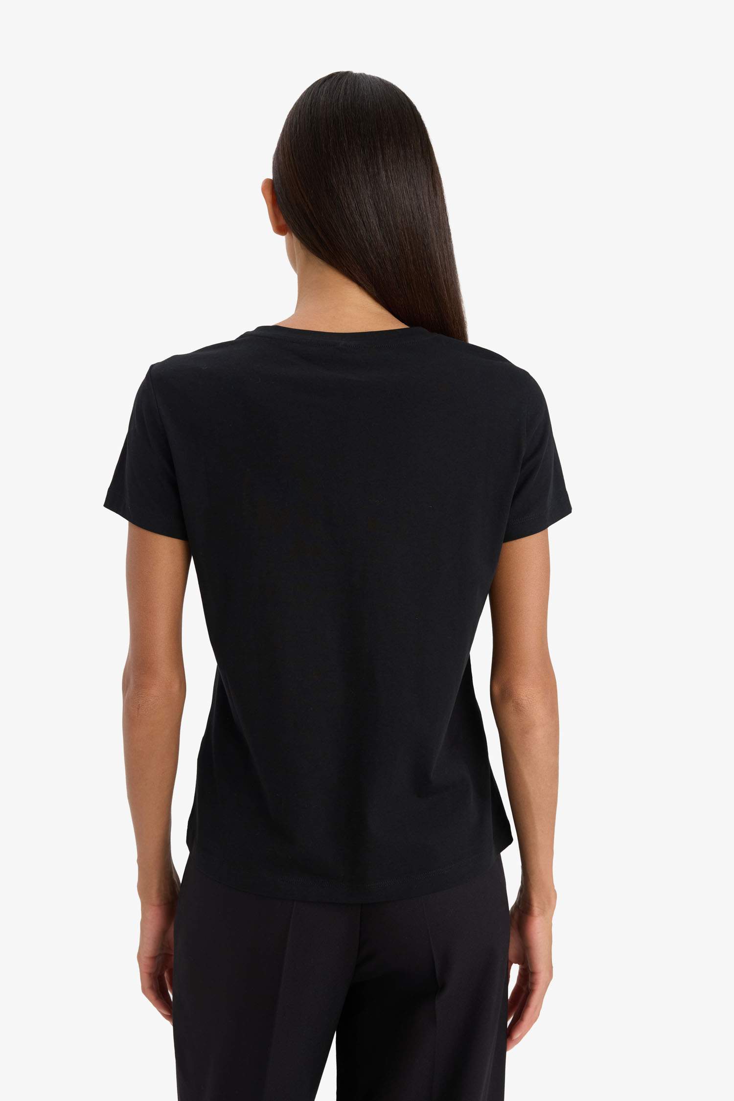 تيشيرت نص ردن فلورال قصة عادية بياخة مستديرة