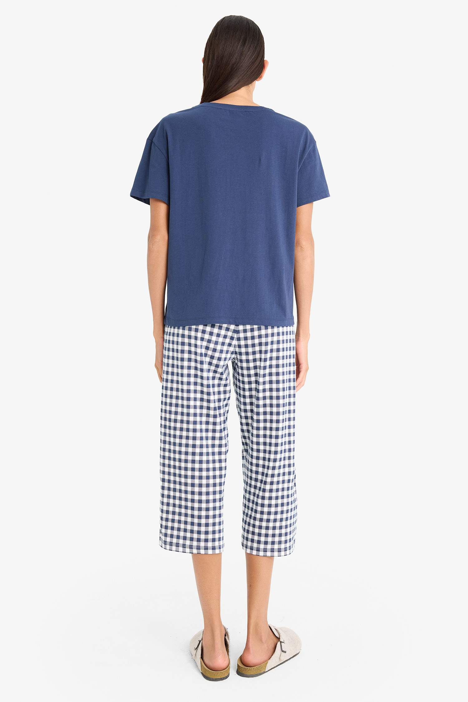 طقم قصة عادية بأكمام قصيرة من قطعتين