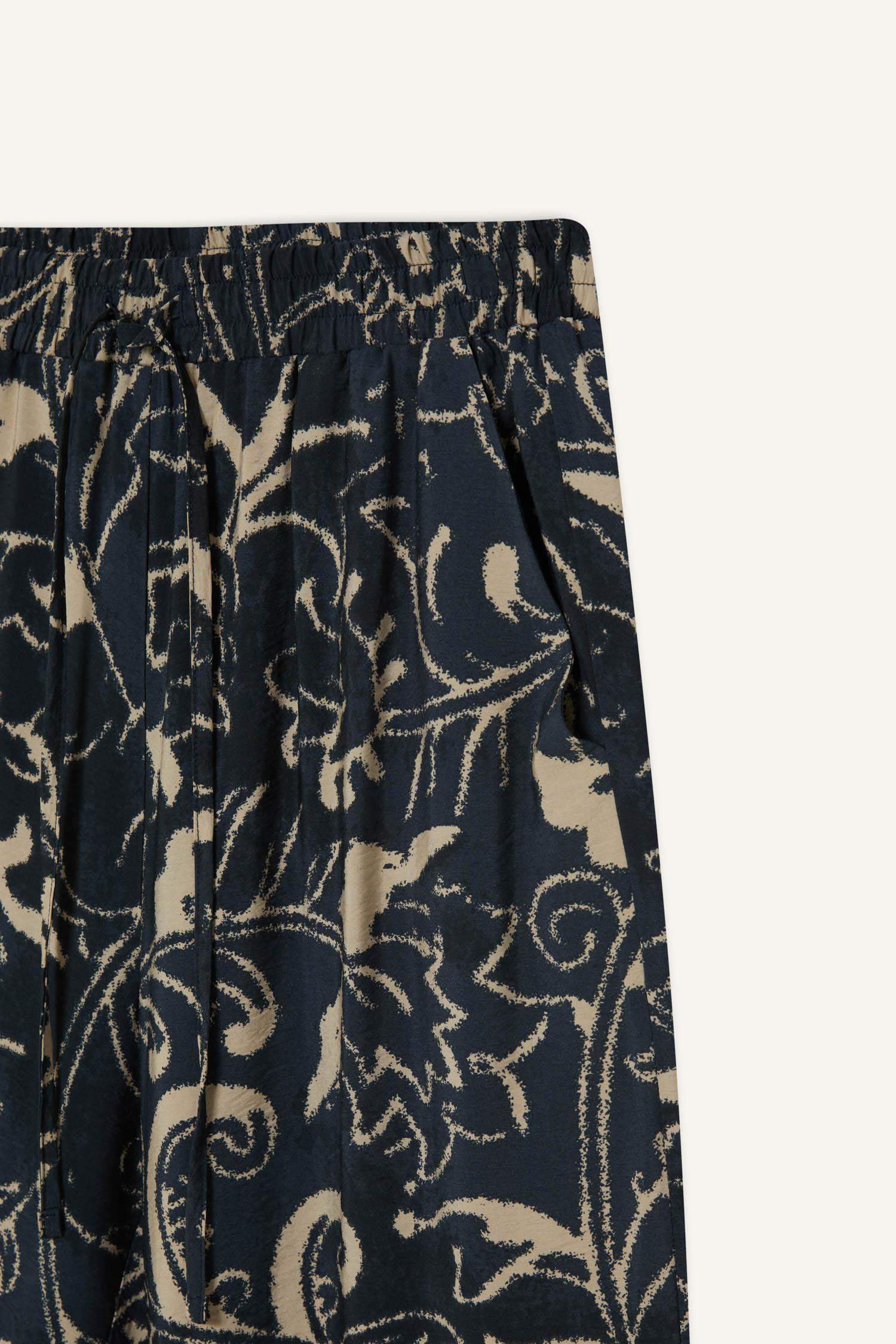 بنطرون قماش برجل واسع وايد ليج