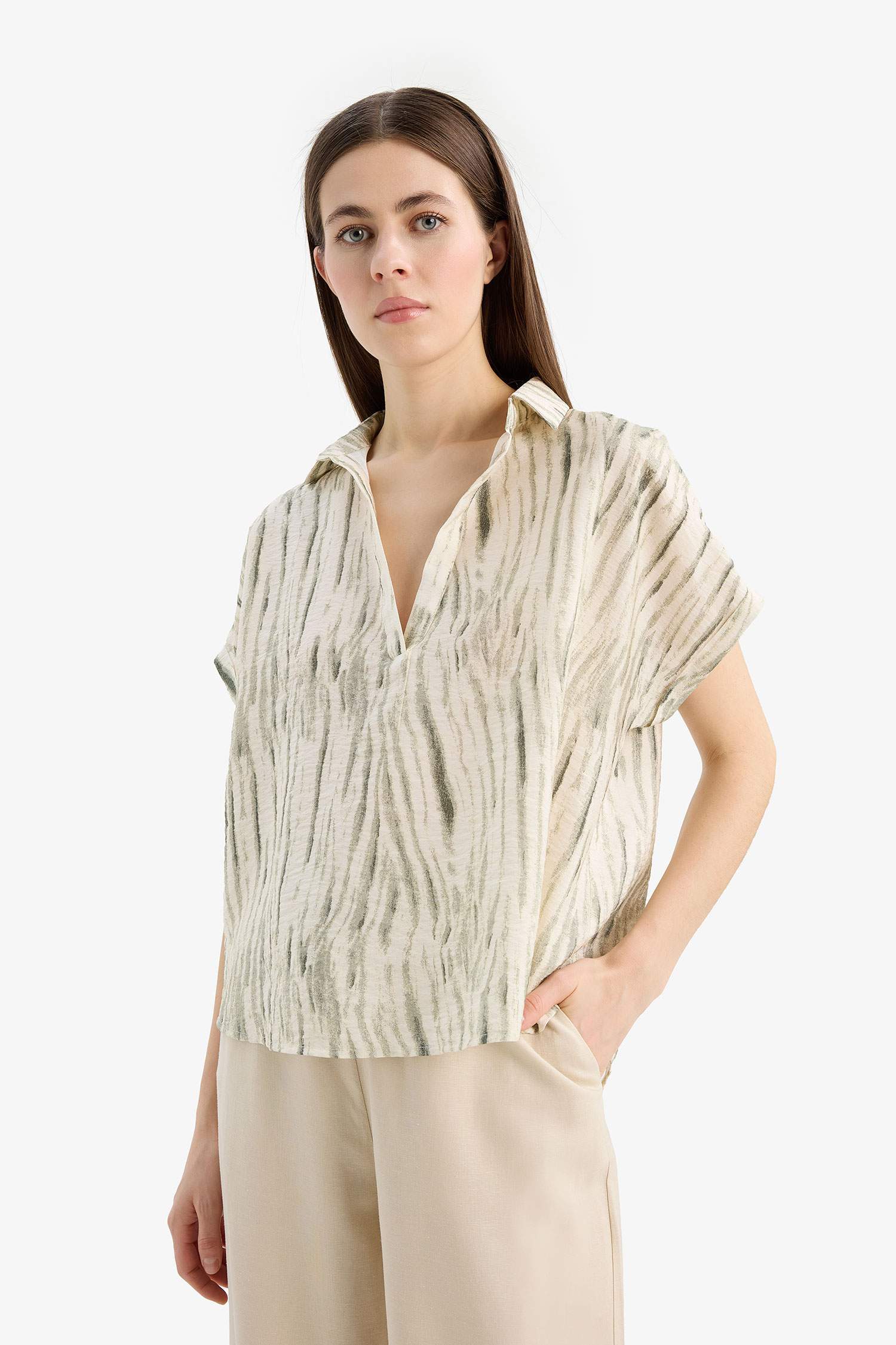 Oversize Fit Shirt Collar Printed Short Sleeve Blouse