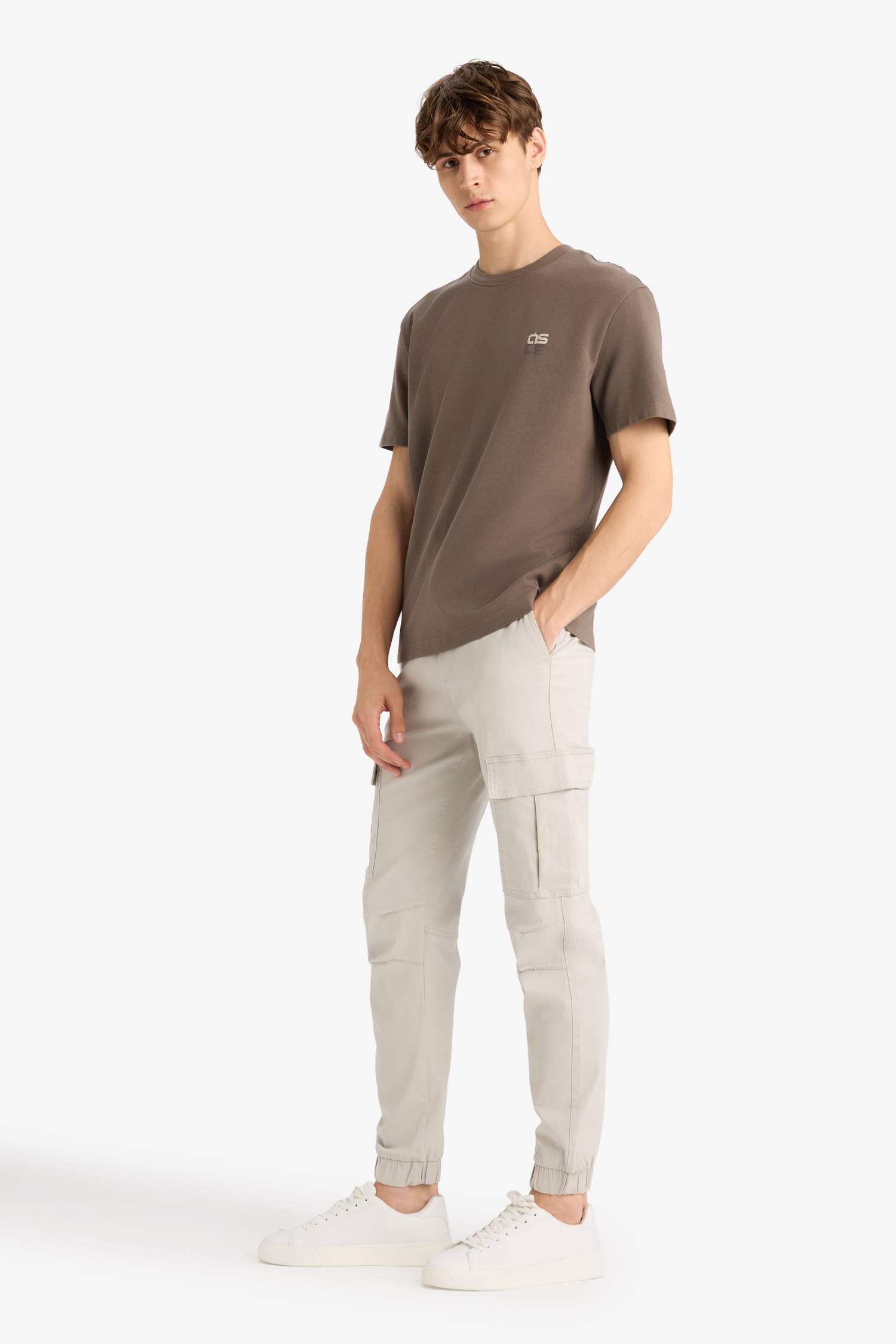 بنطلون كارجو جوجر قصة عادية بجيب وأستك من تحت