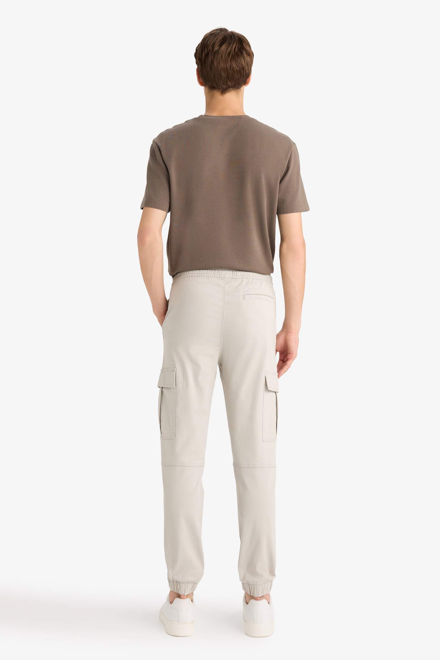 بنطلون كارجو جوجر قصة عادية بجيب وأستك من تحت