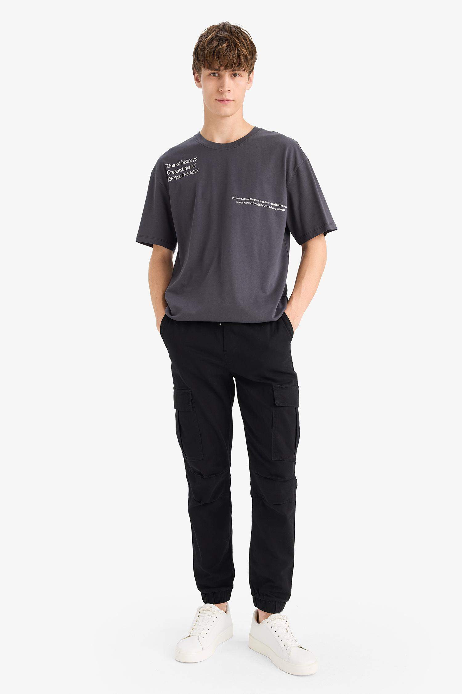 Regular Fit Elastic Waist and Gabardine Cargo Pants