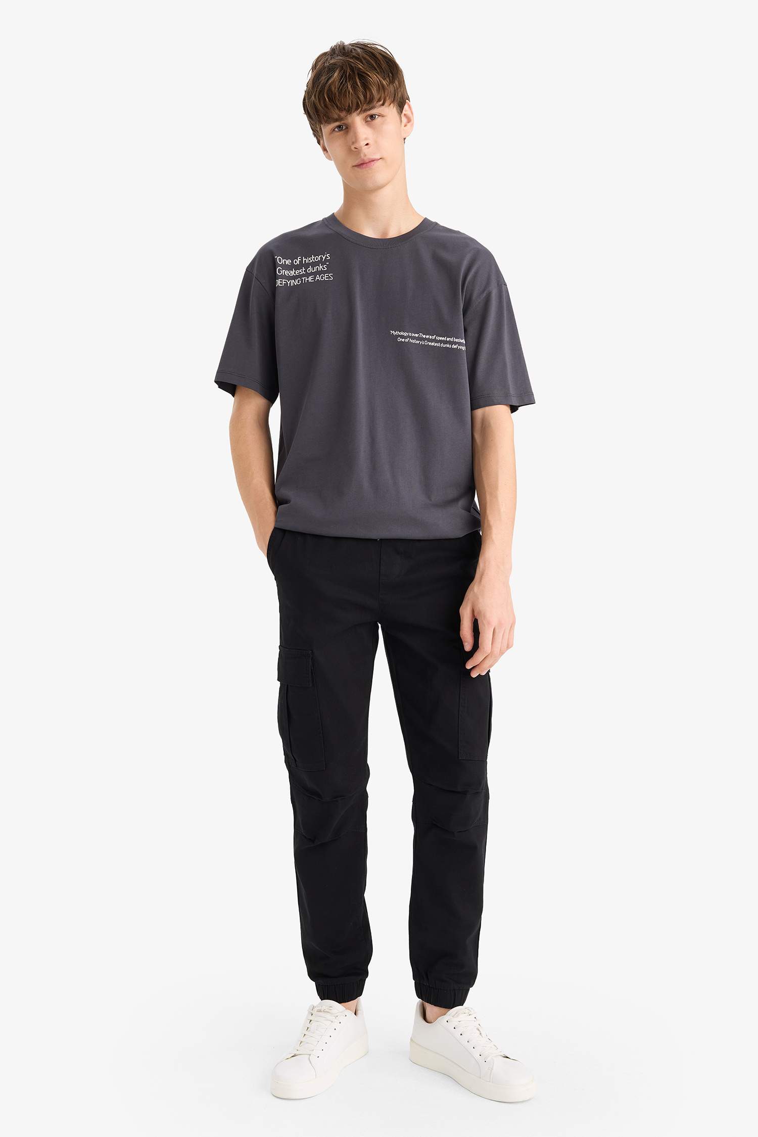 Regular Fit Elastic Waist and Gabardine Cargo Pants