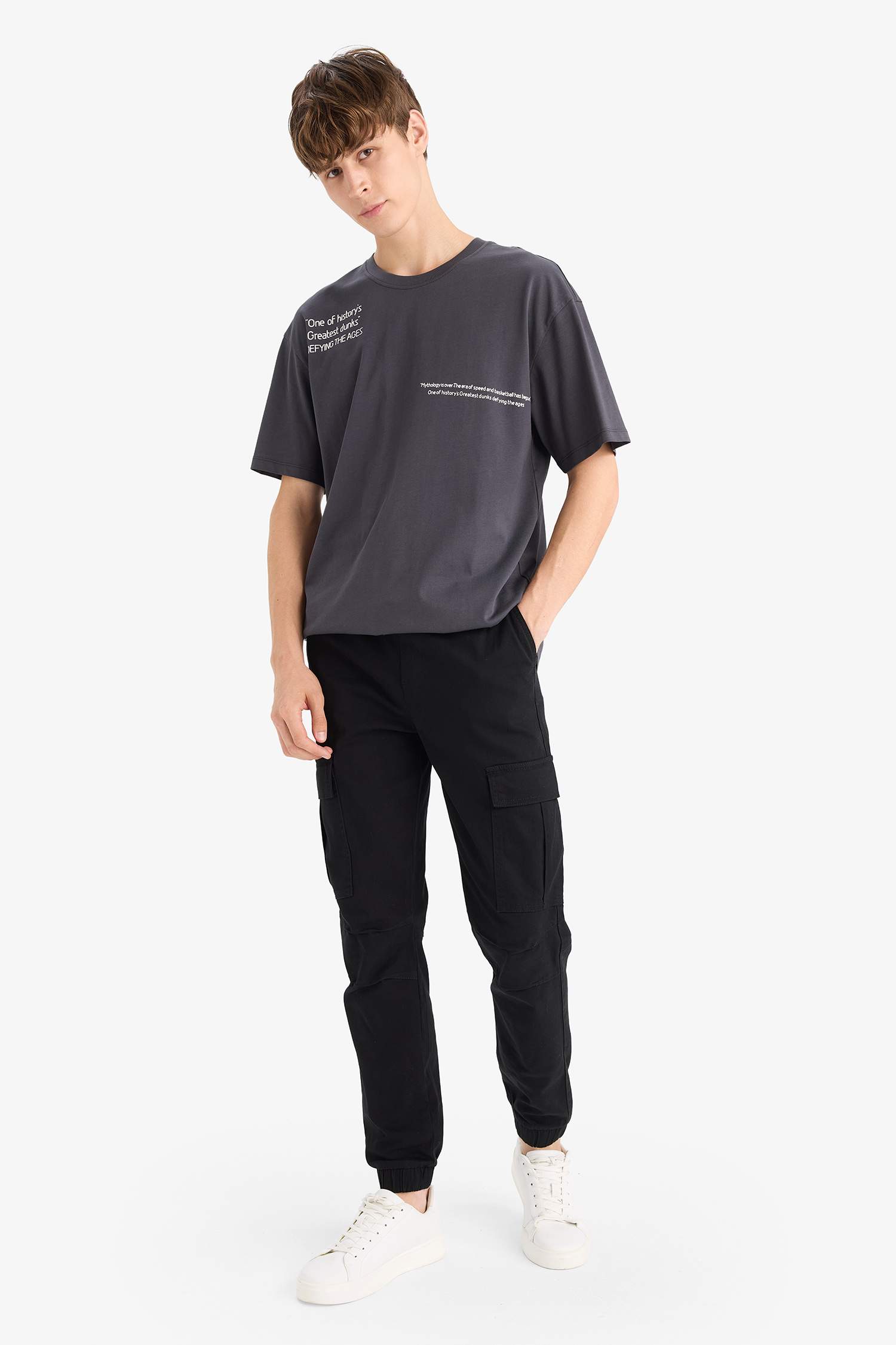 Regular Fit Elastic Waist and Gabardine Cargo Pants