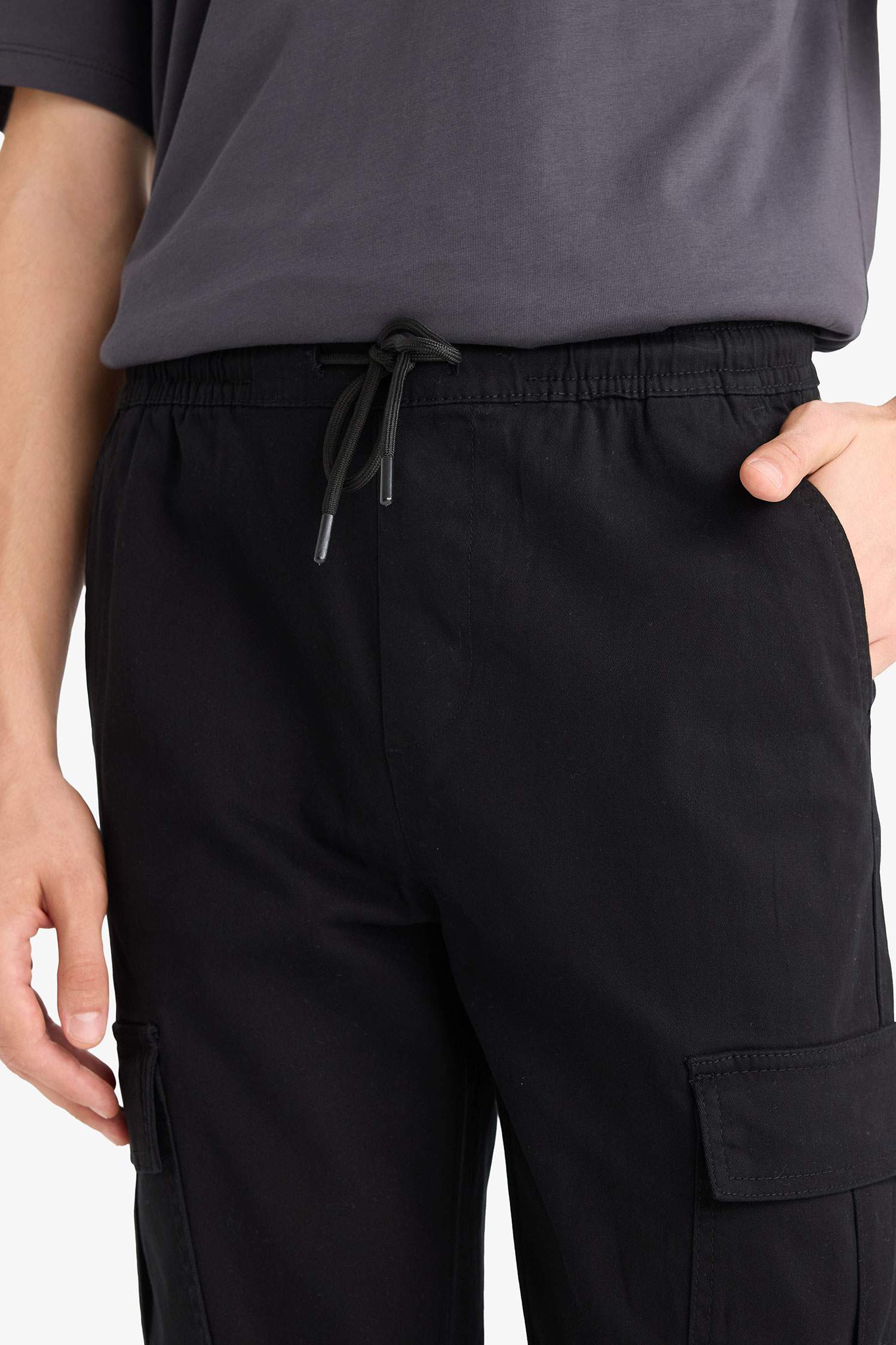 Regular Fit Elastic Waist and Gabardine Cargo Pants