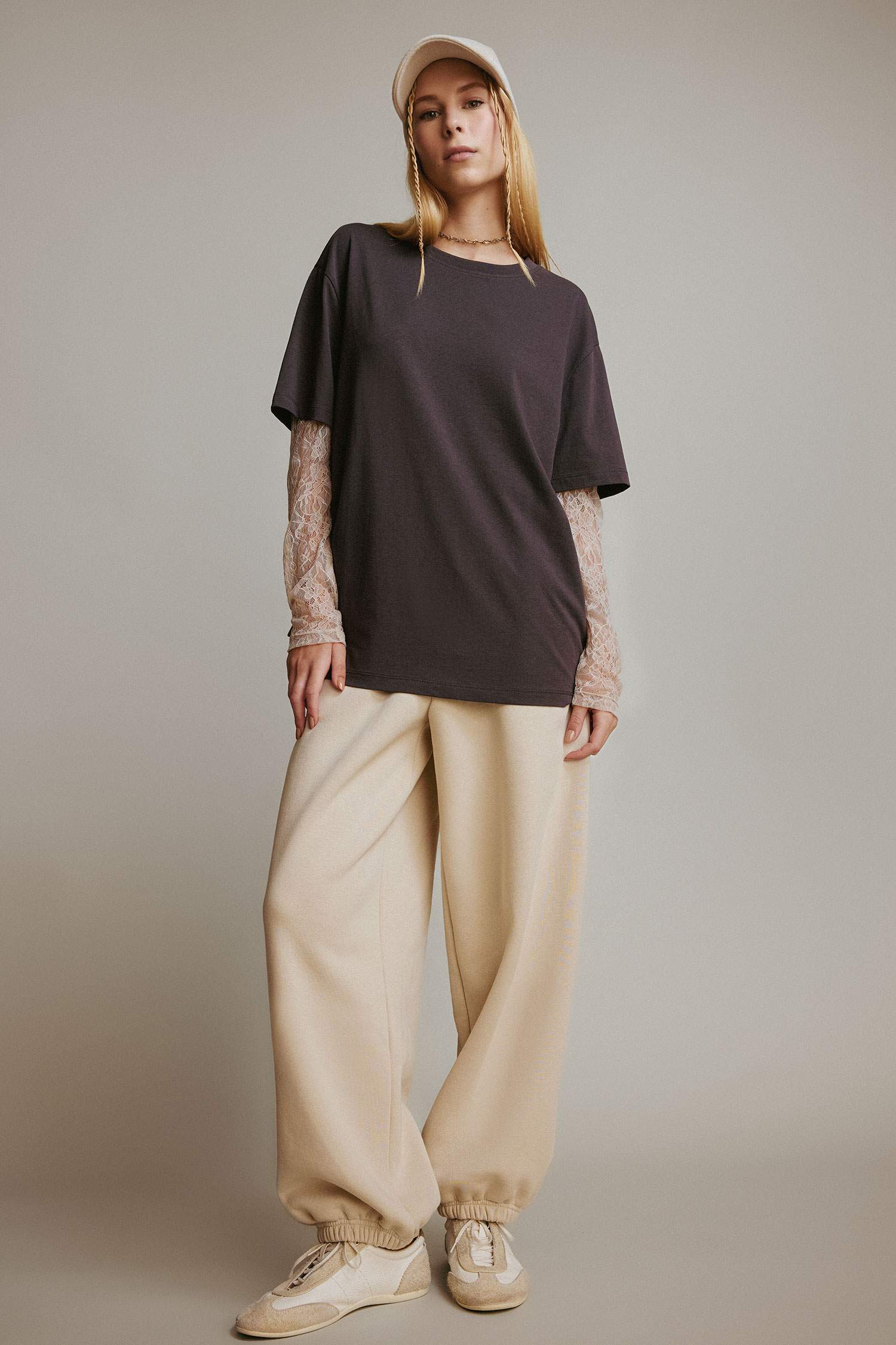 T-shirt Oversize à col rond et manches longues en dentelle