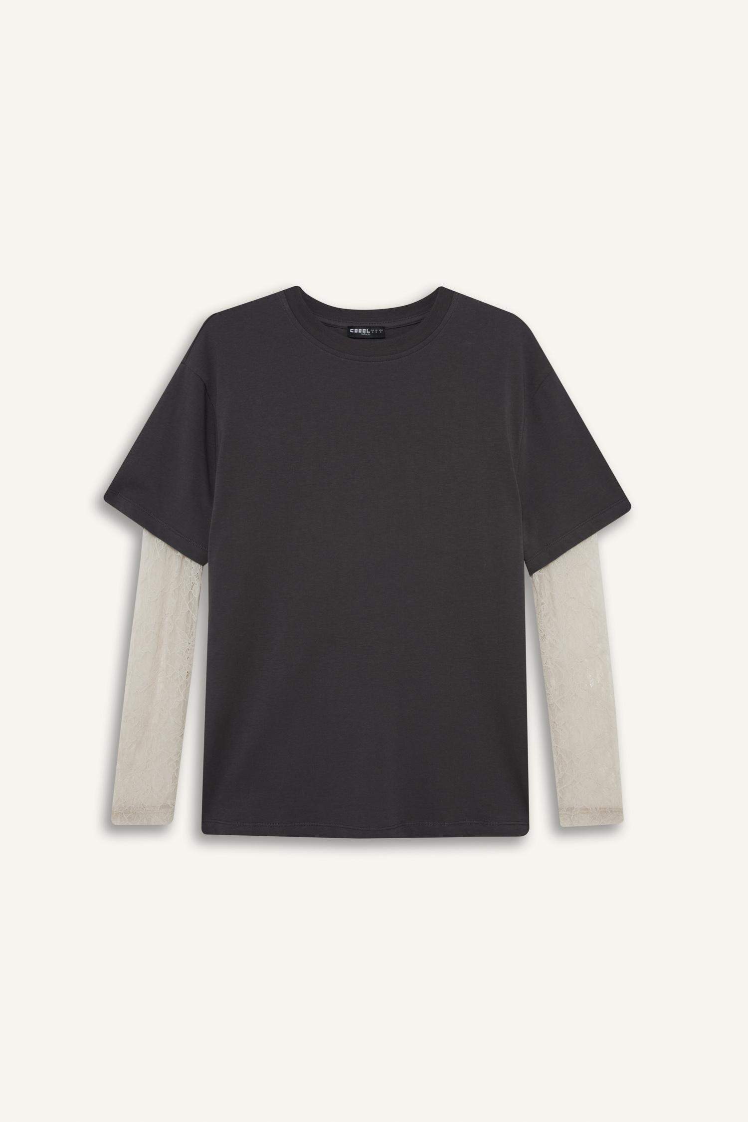 Oversize Crew Neck Long Lace Sleeves T-shirt