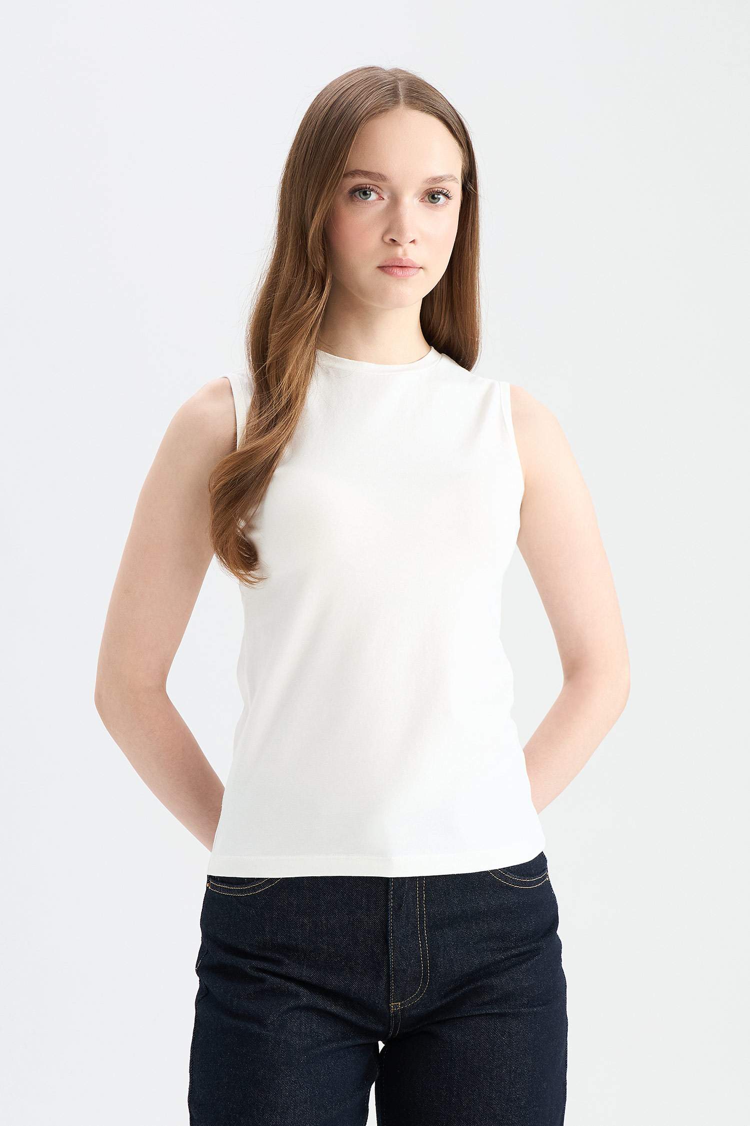 Regular Fit Bisiklet Yaka Basic Düz Kolsuz Atlet