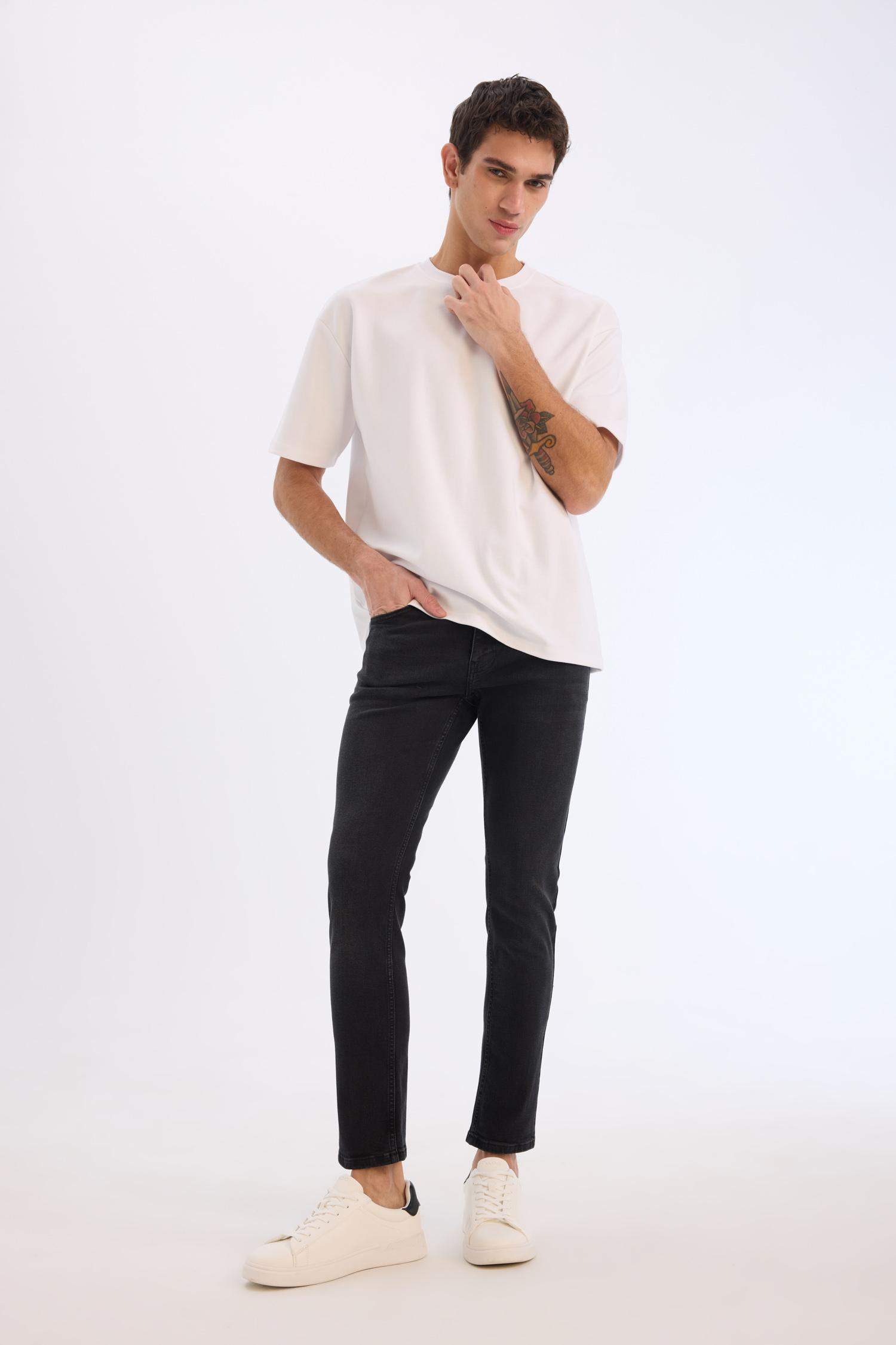 Pedro Slim Fit Normal Waist Jeans