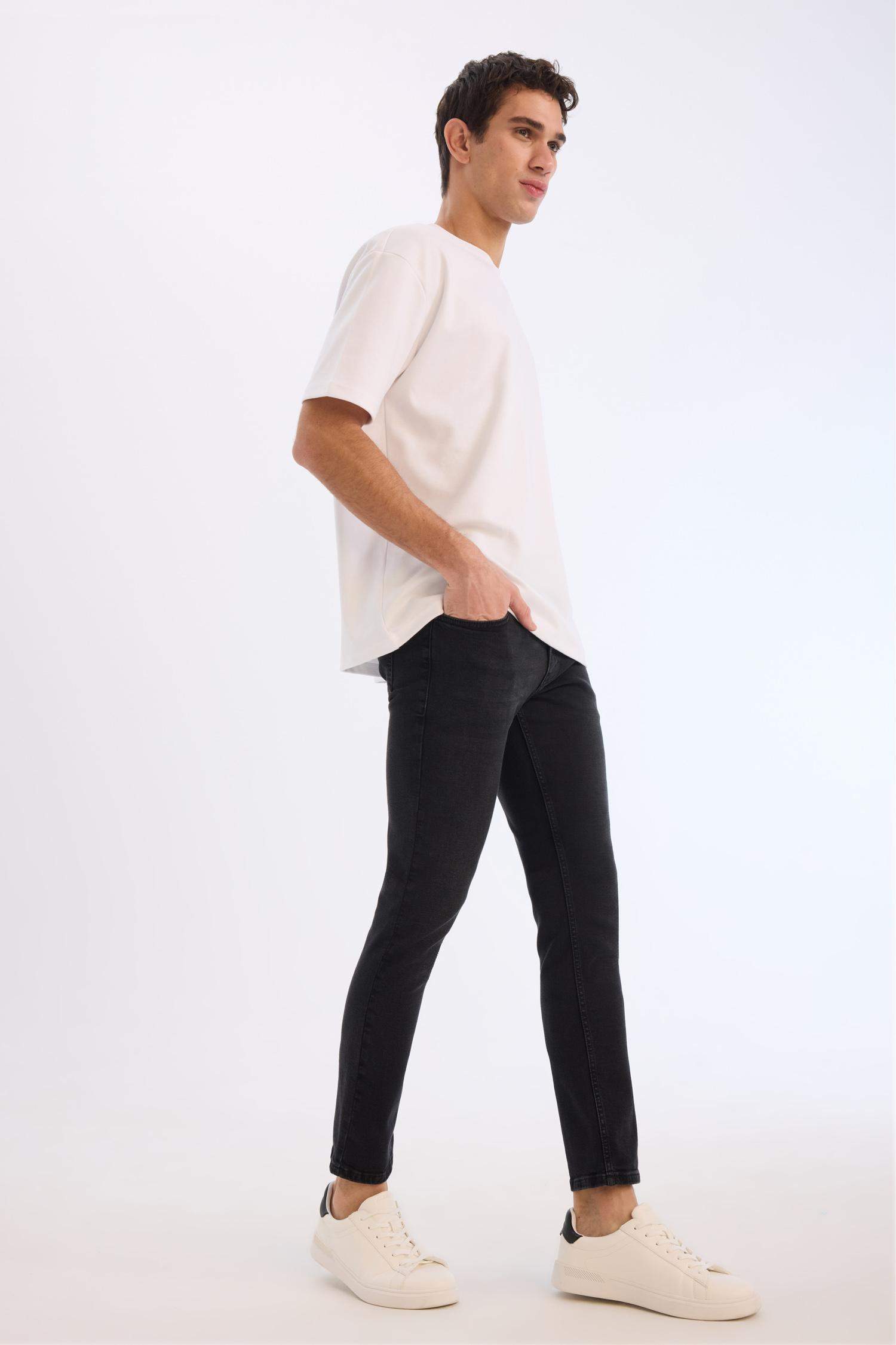 Pedro Slim Fit Normal Waist Jeans