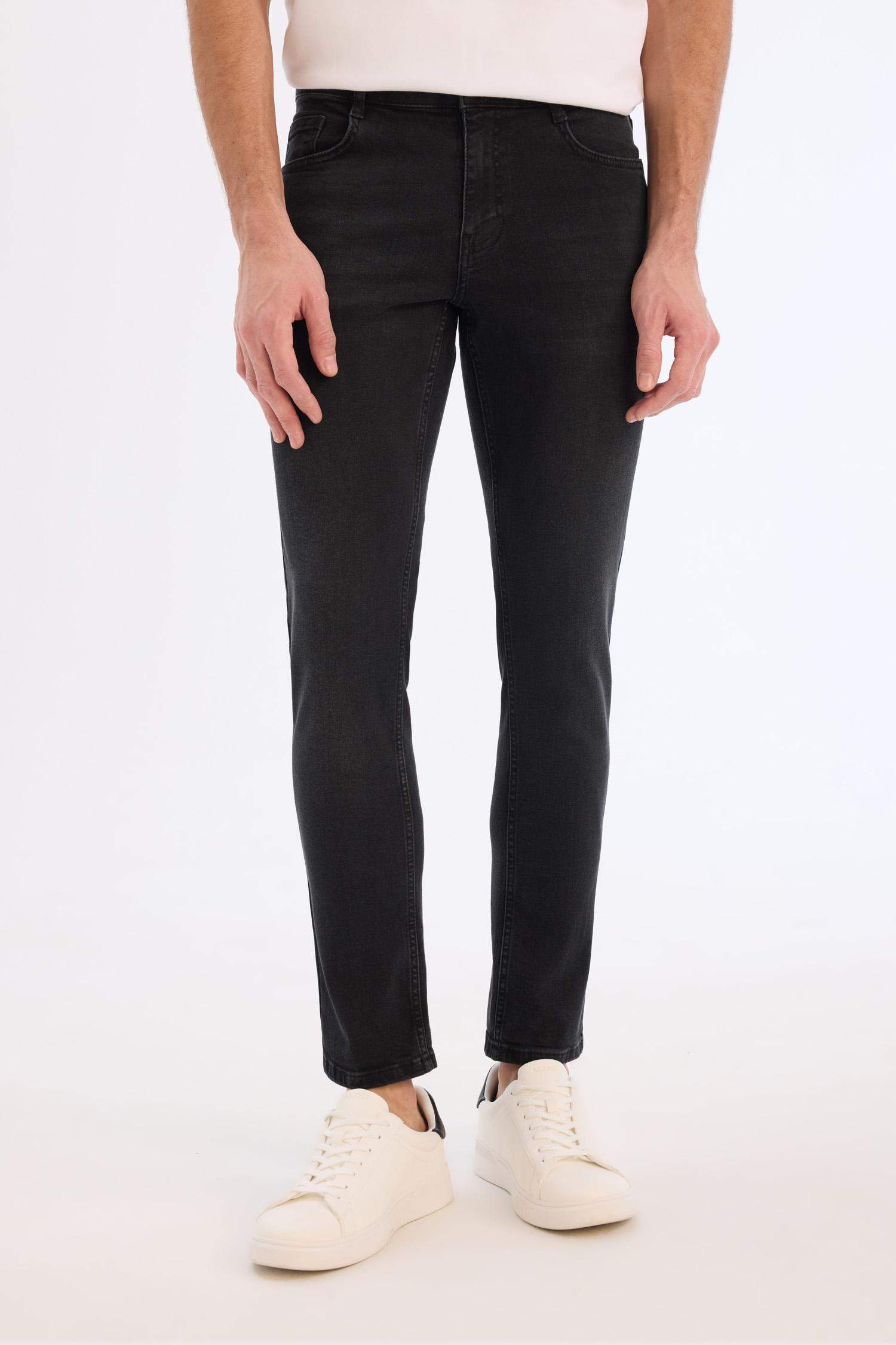 Pedro Slim Fit Normal Waist Jeans