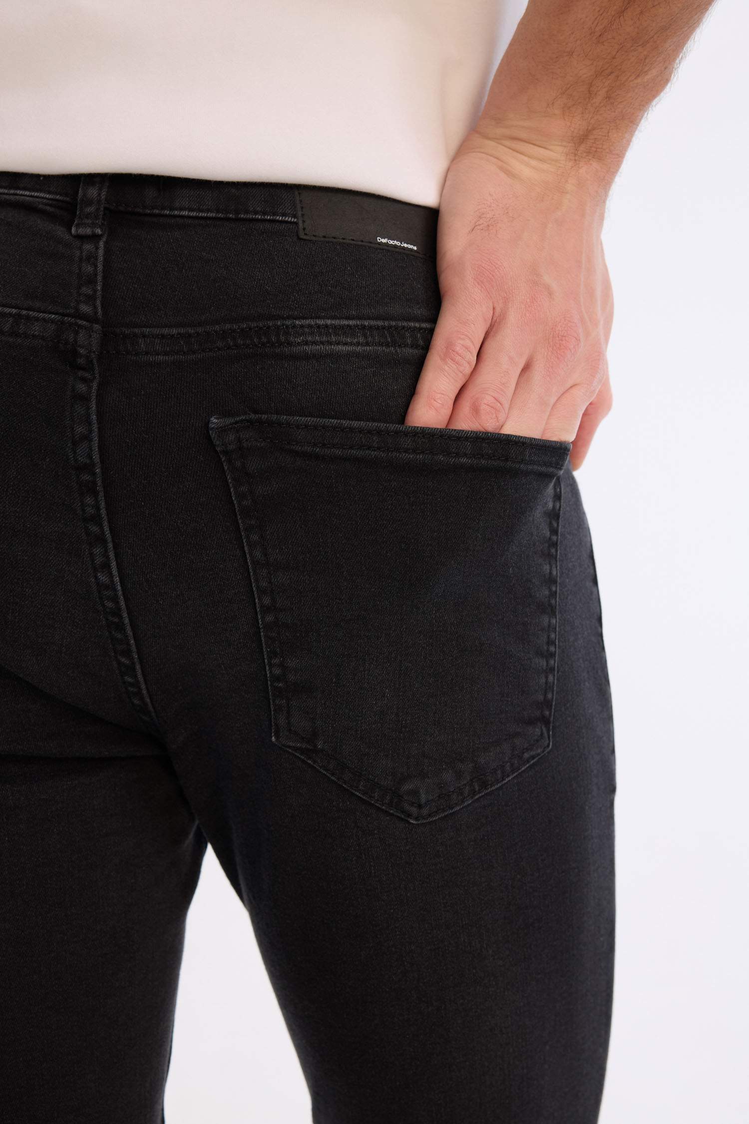 Pedro Slim Fit Normal Waist Jeans