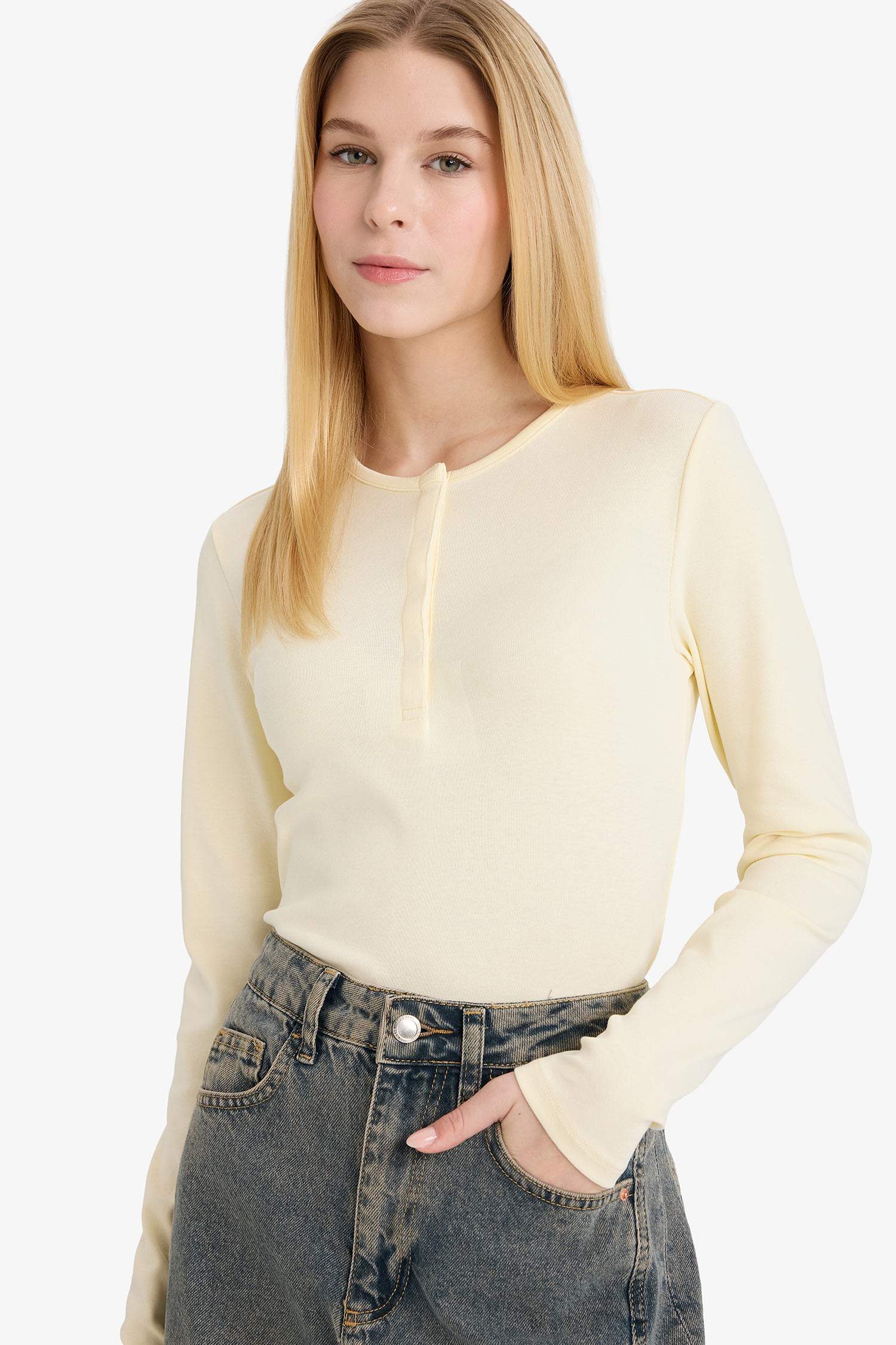 Fitted түймелі жағалы ұзын жеңді рибана футболка