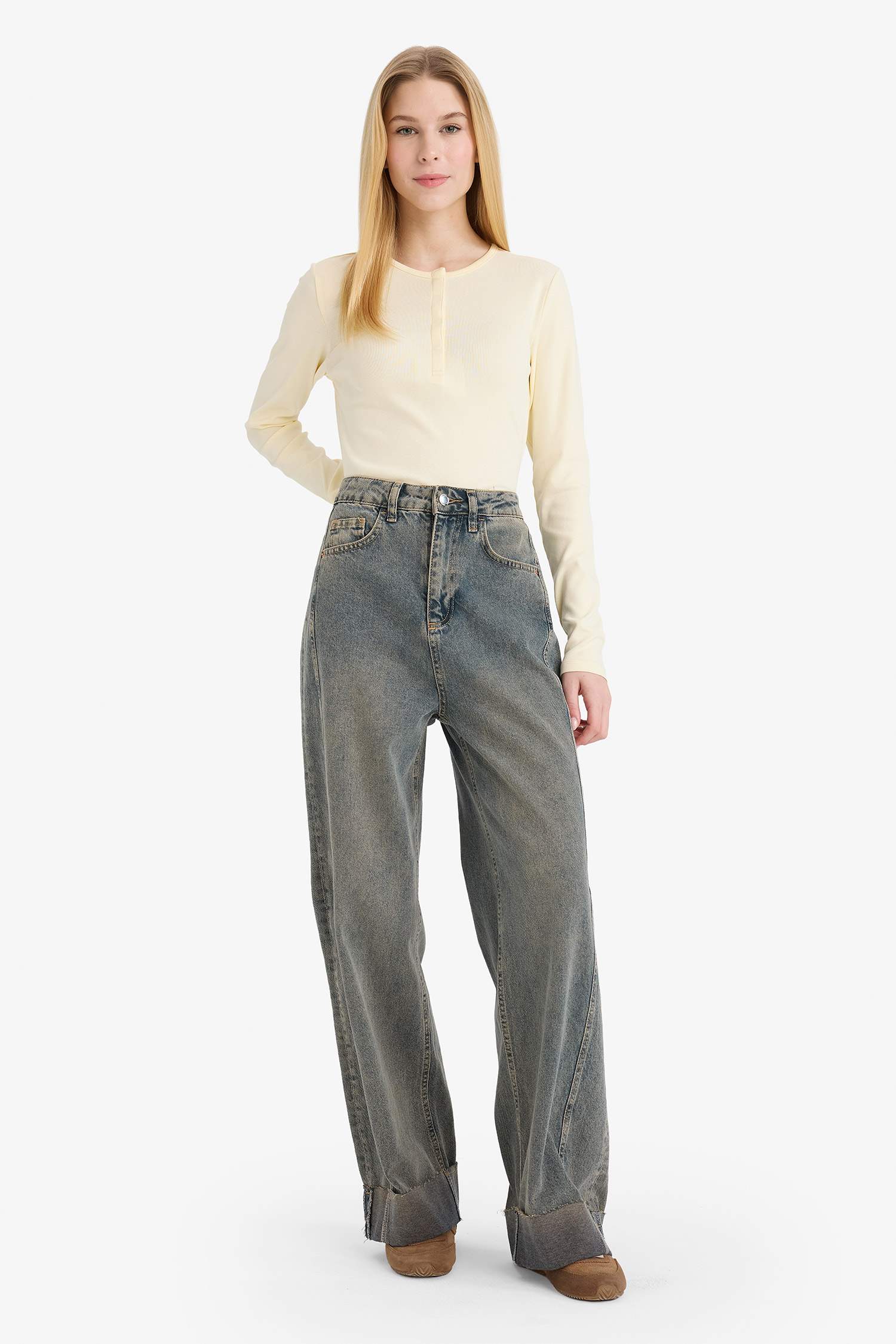 Лонгслив в рубчик с пуговицами на воротнике Fitted