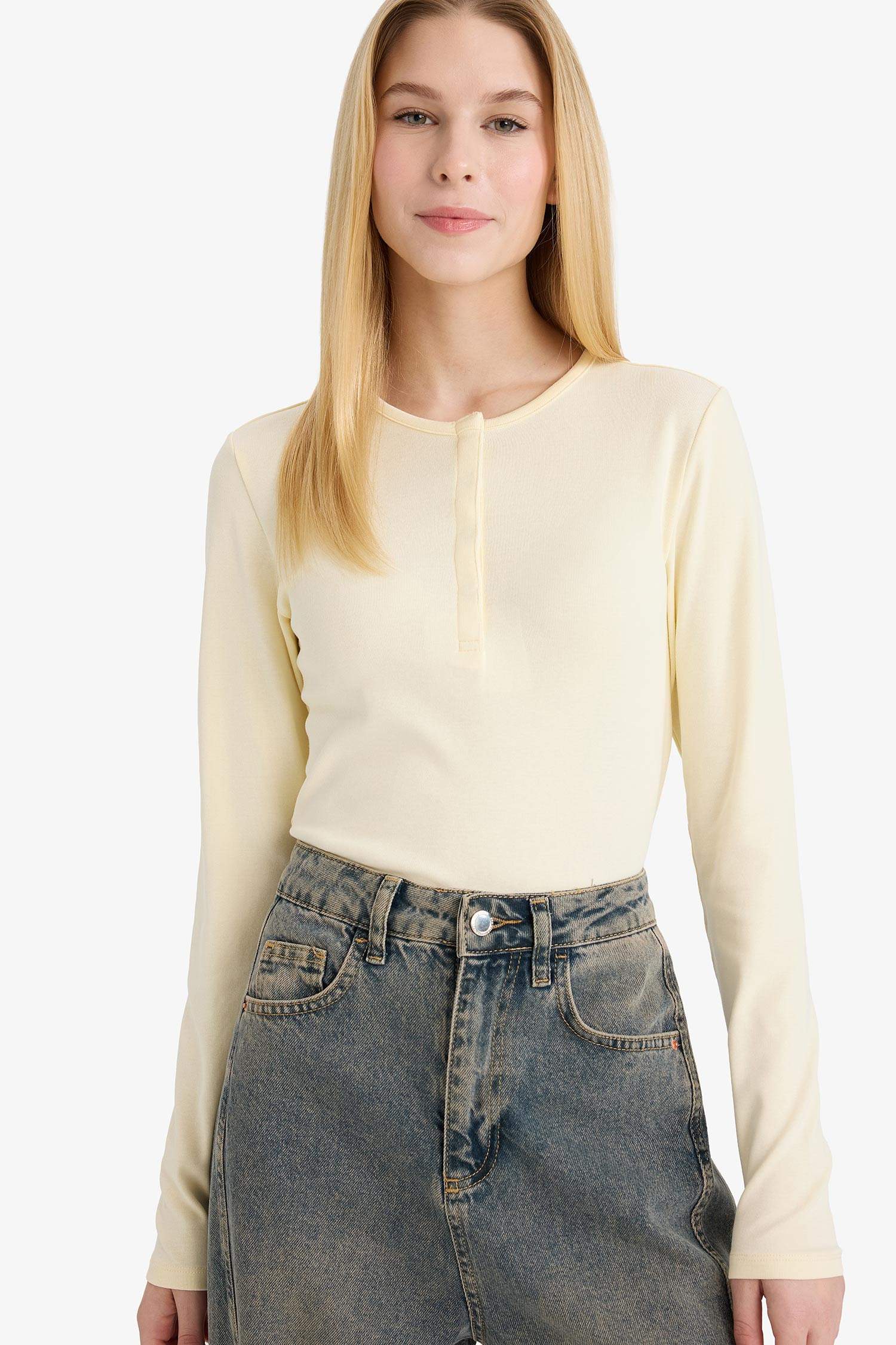 Лонгслив в рубчик с пуговицами на воротнике Fitted