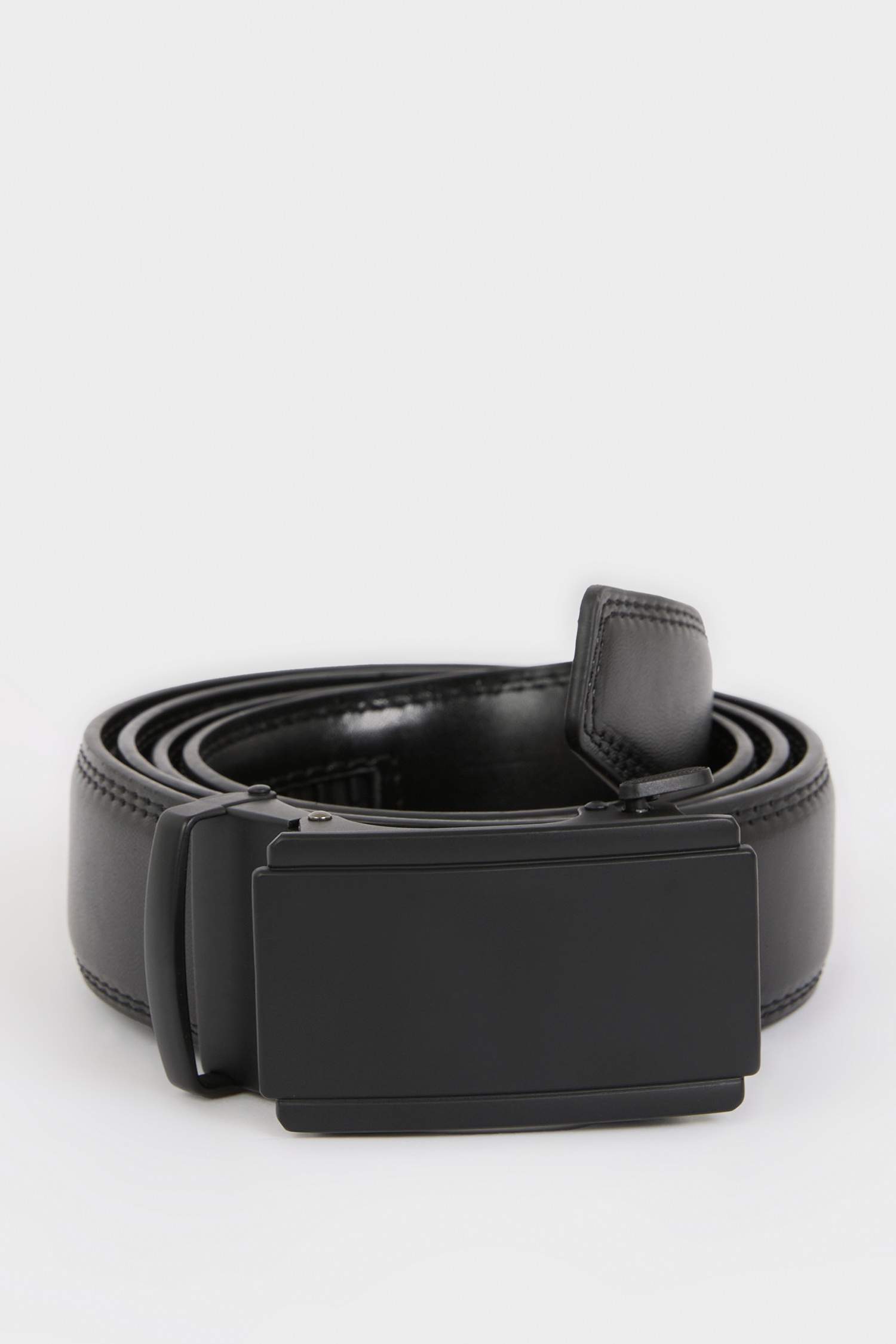 حزام رجالي بمشبك مستطيل