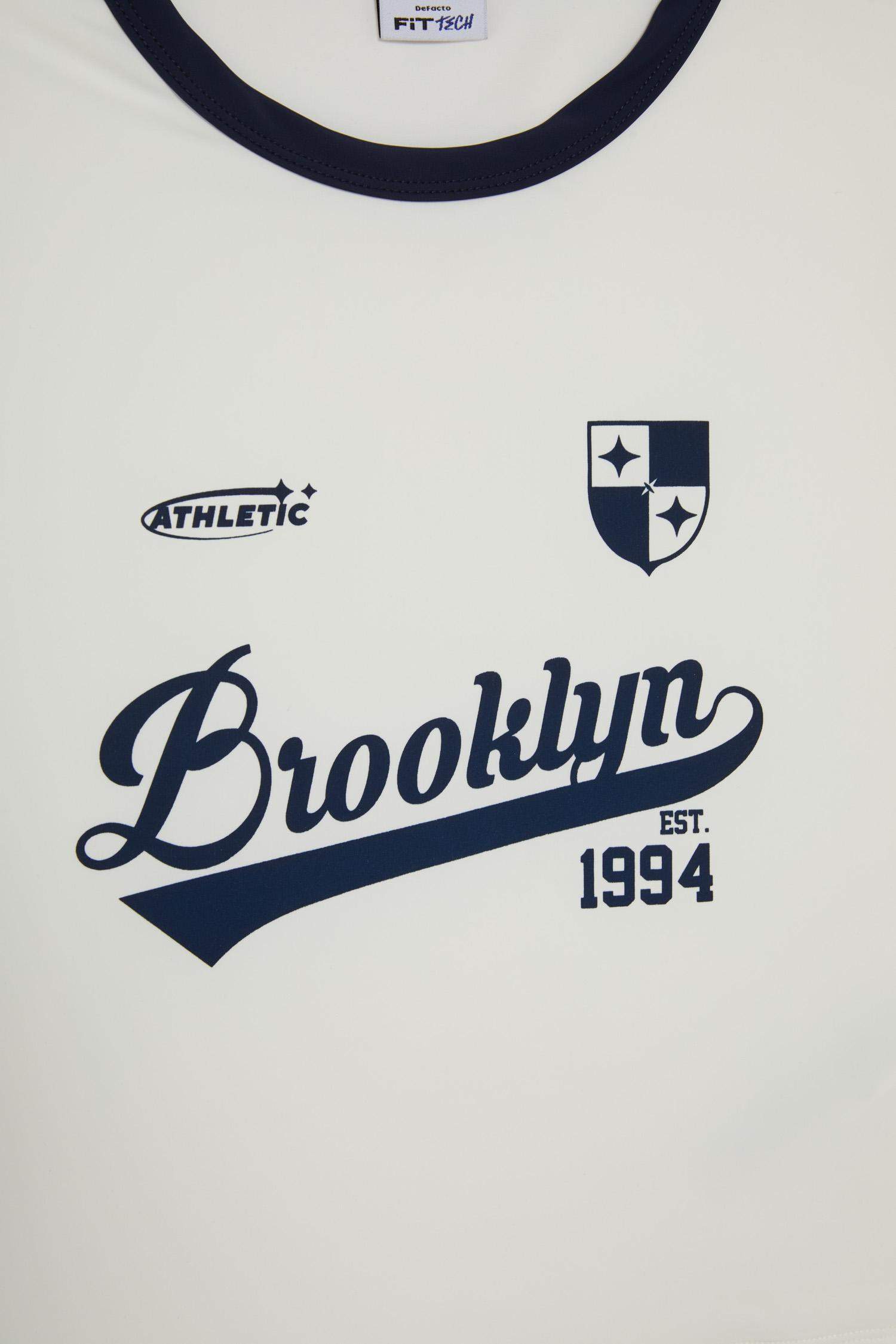 Спортивная футболка DeFactoFit Crop с круглым вырезом и принтом