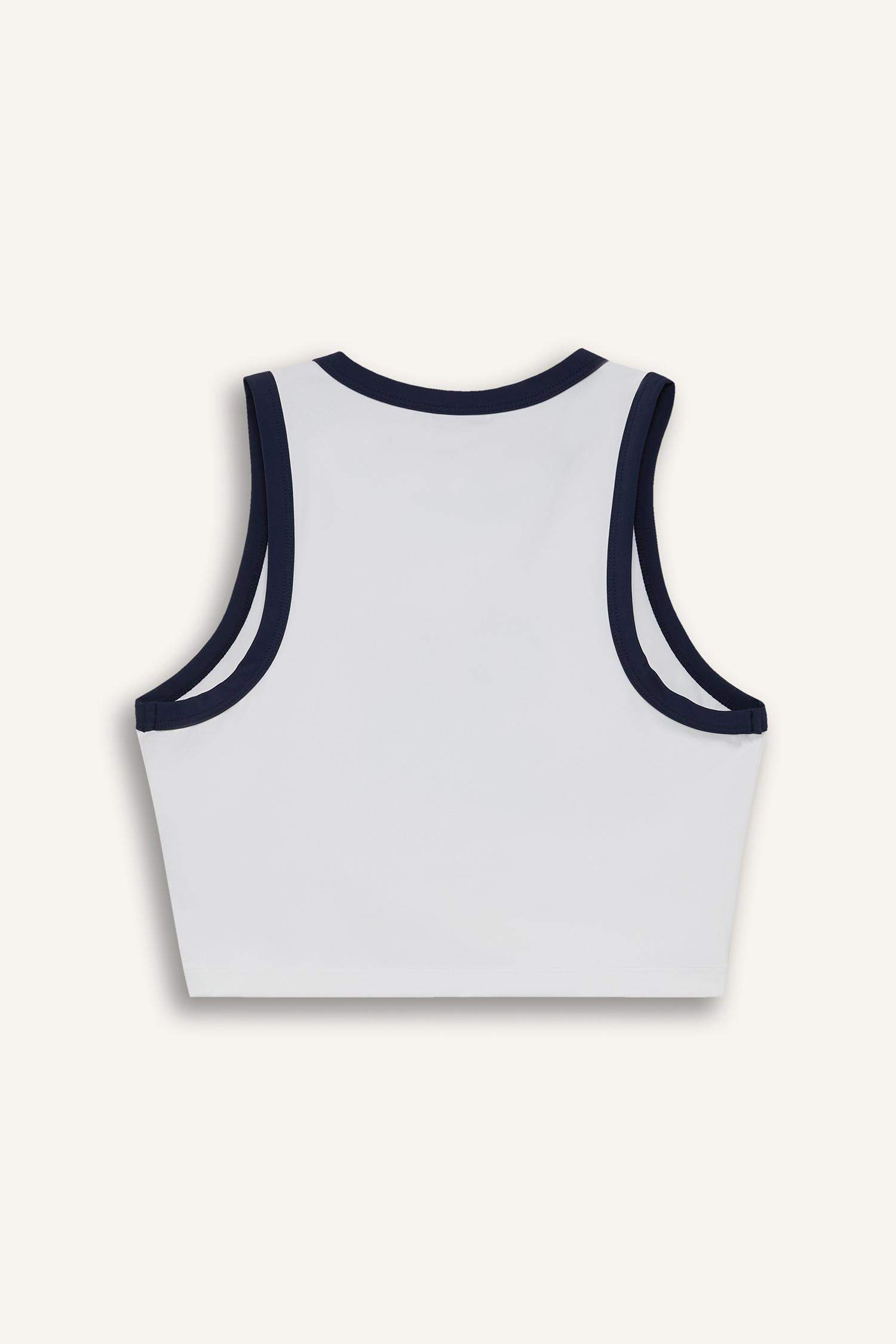 كروب توب رياضي برقبة مستديرة بطبعة شعار من DeFactoFit