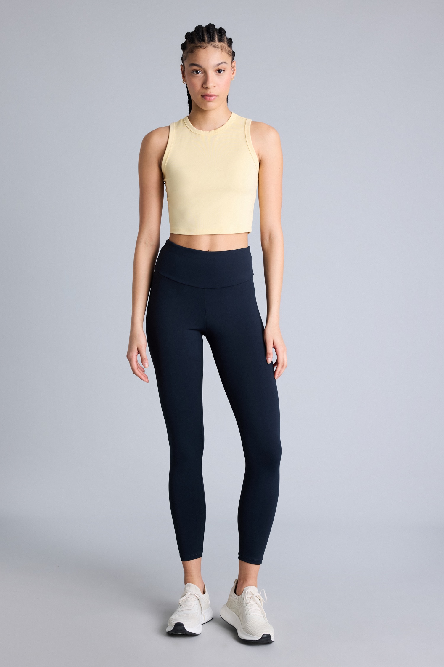 DeFacto Crop Top Bisiklet Yaka Sporcu Atlet görsel 2