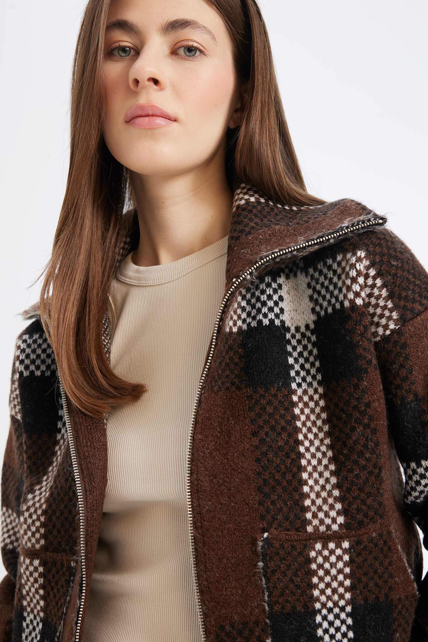 جاكيت كاروهات قصة عادية بياخة بولو