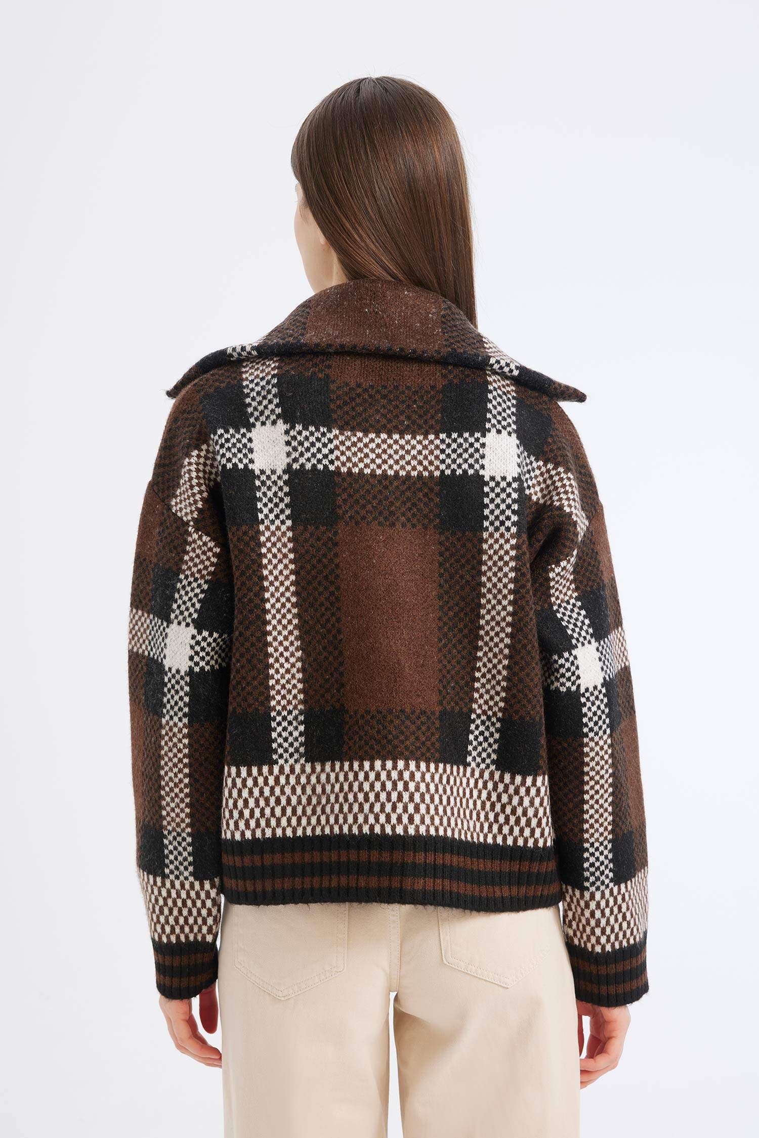 جاكيت كاروهات قصة عادية بياخة بولو