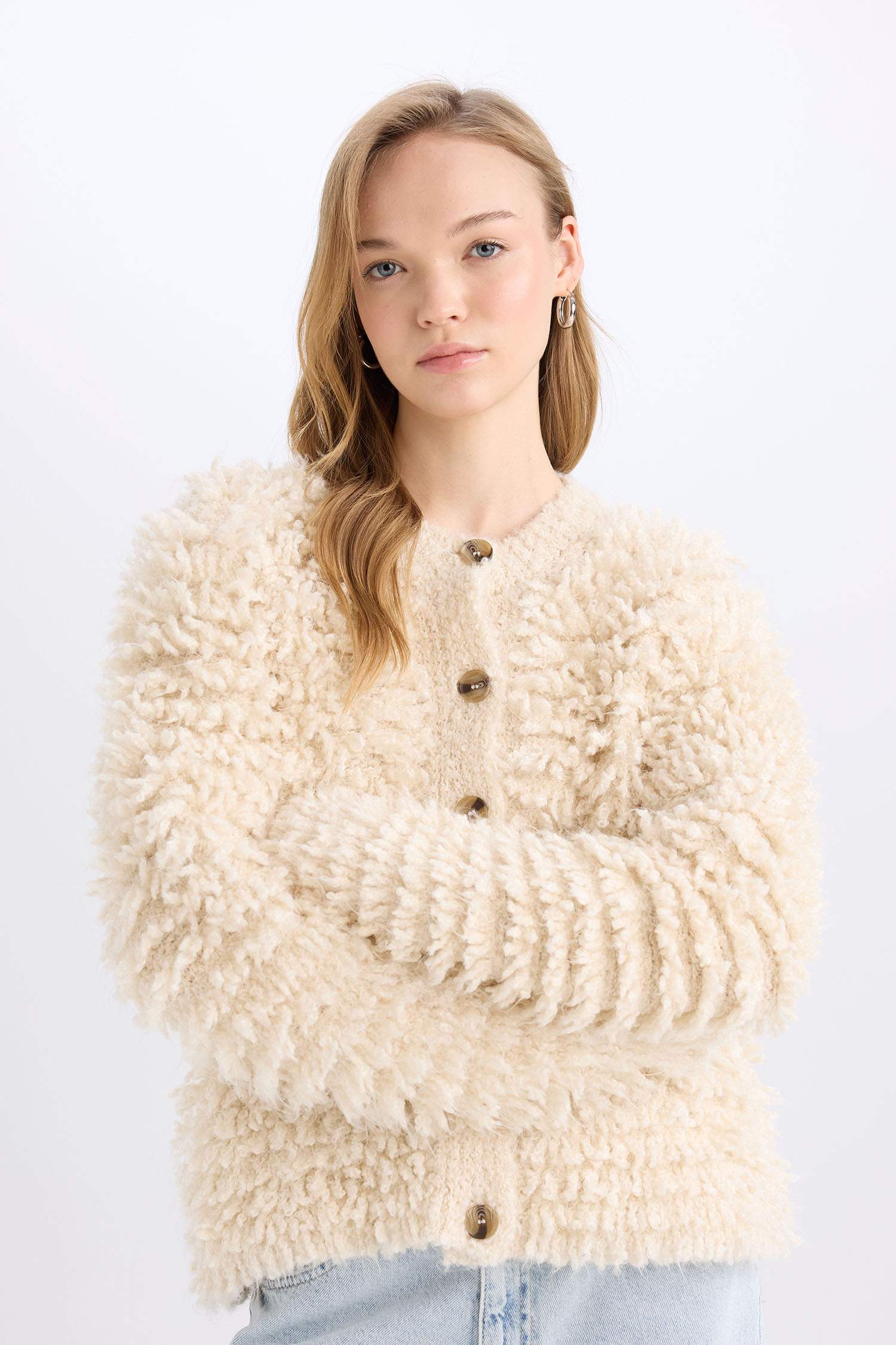 Regular Fit Bisiklet Yaka Püsküllü Düğmeli Triko Hırka