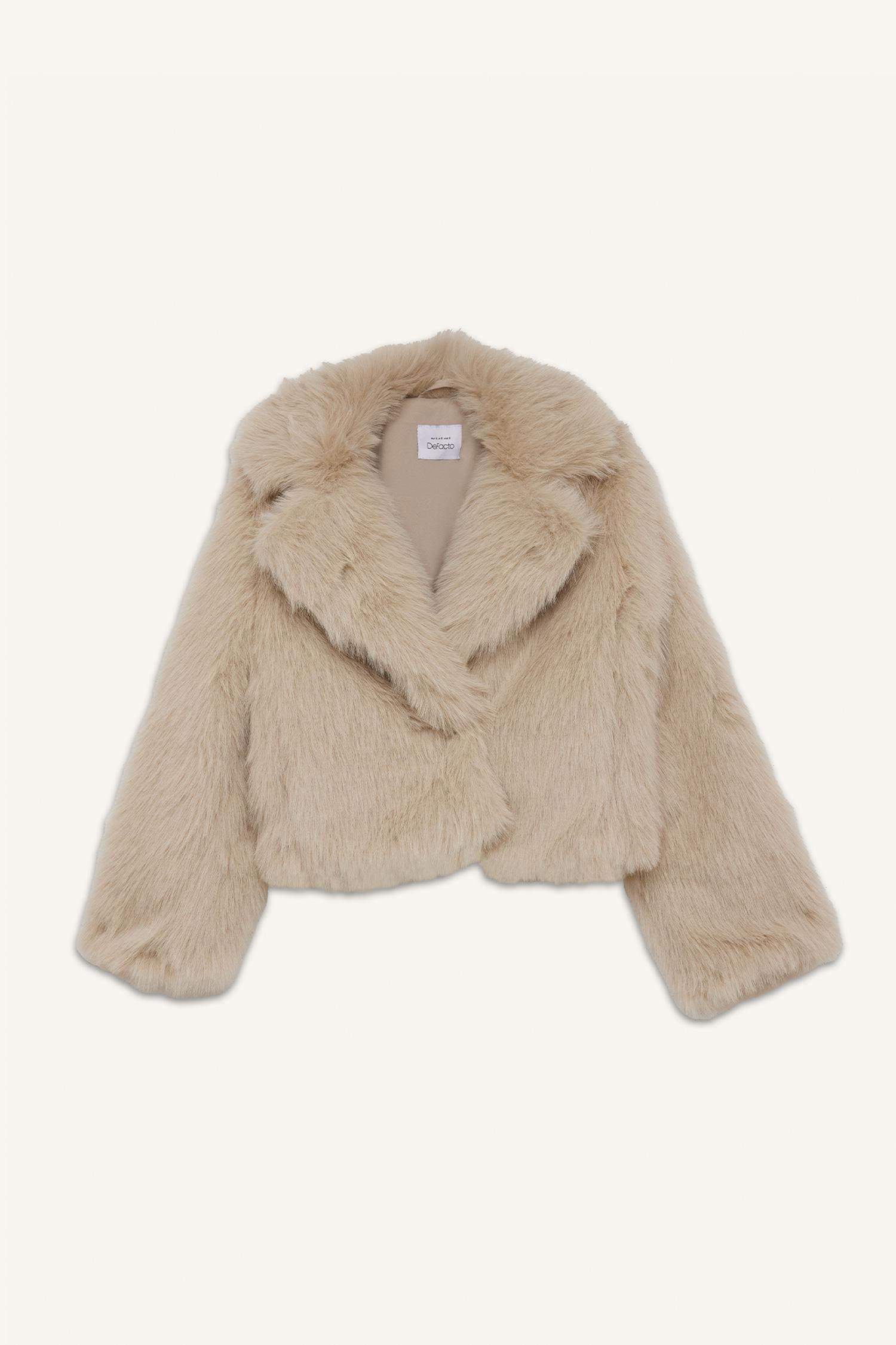 Regular Fit Kruvaze Yaka Çıtçıtlı Kısa Suni Kürk Mont