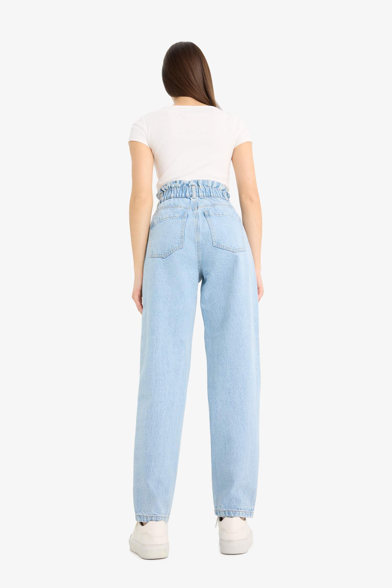 Джинсы с высокой талией, прямым кроем и длинными брюками, тип paperbag, с эффектом стирки снега