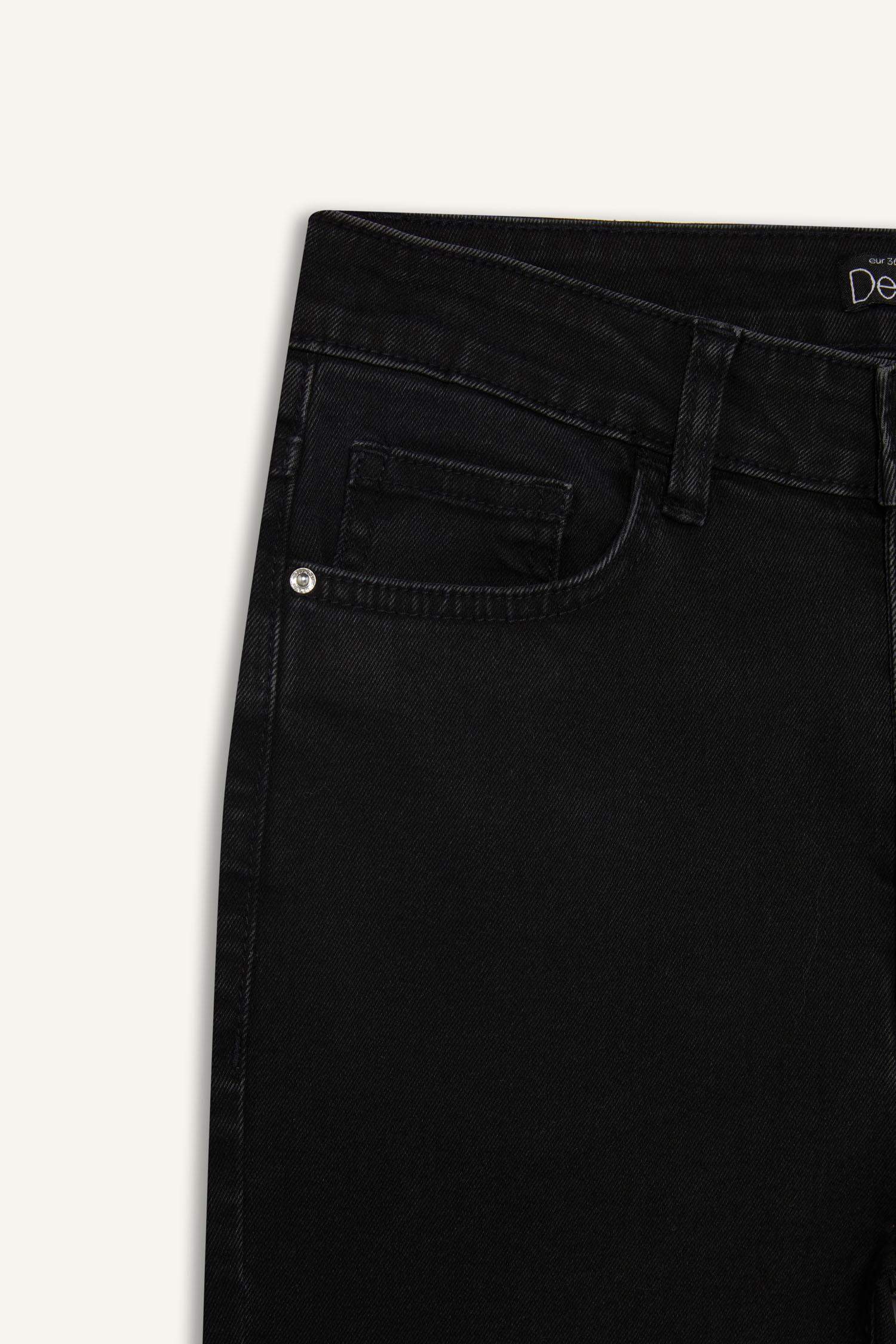 بنطلون جينز ميا برجل عادية وخصر عالي