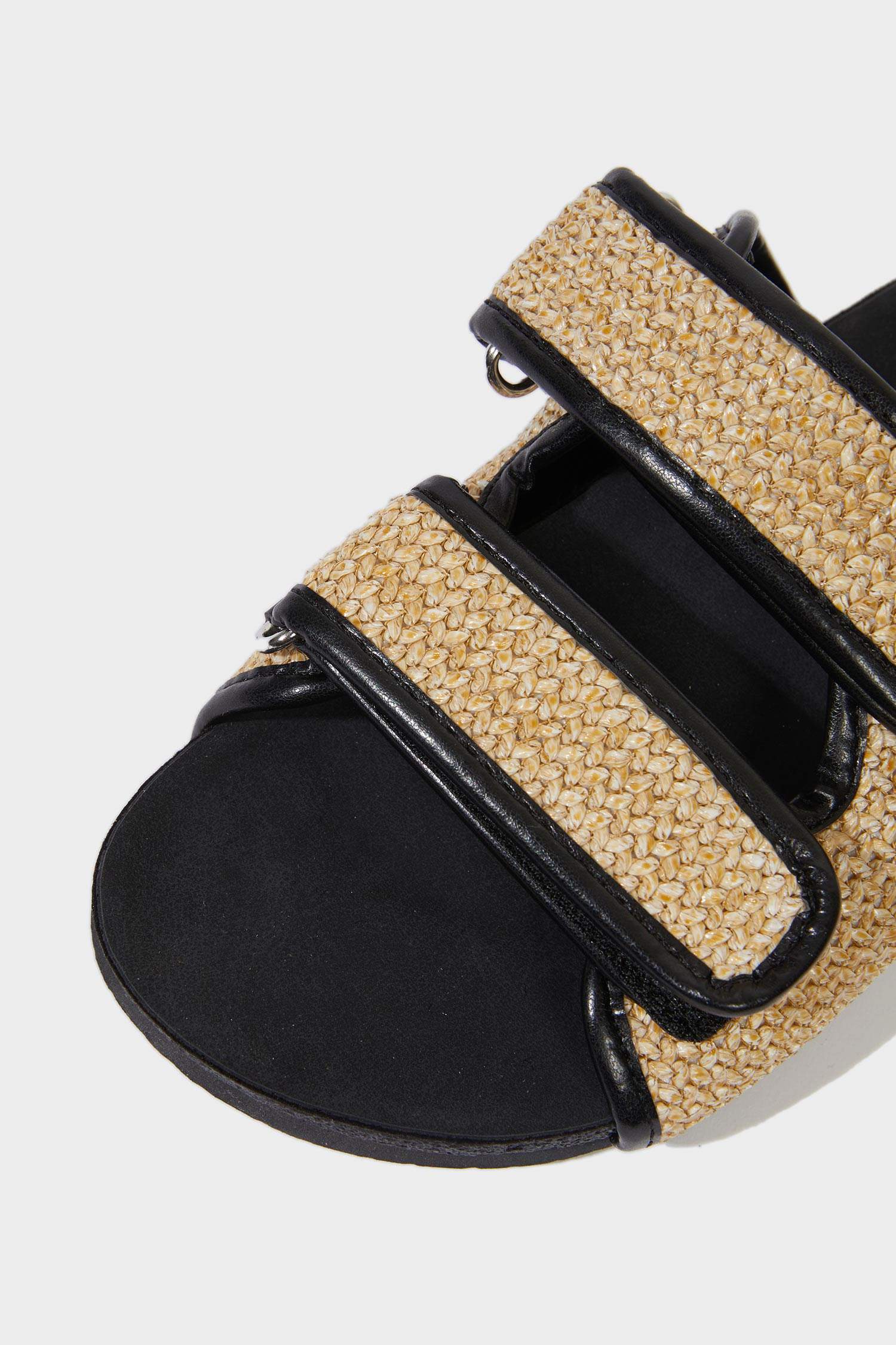 شبشب بناتي بكعب مسطح