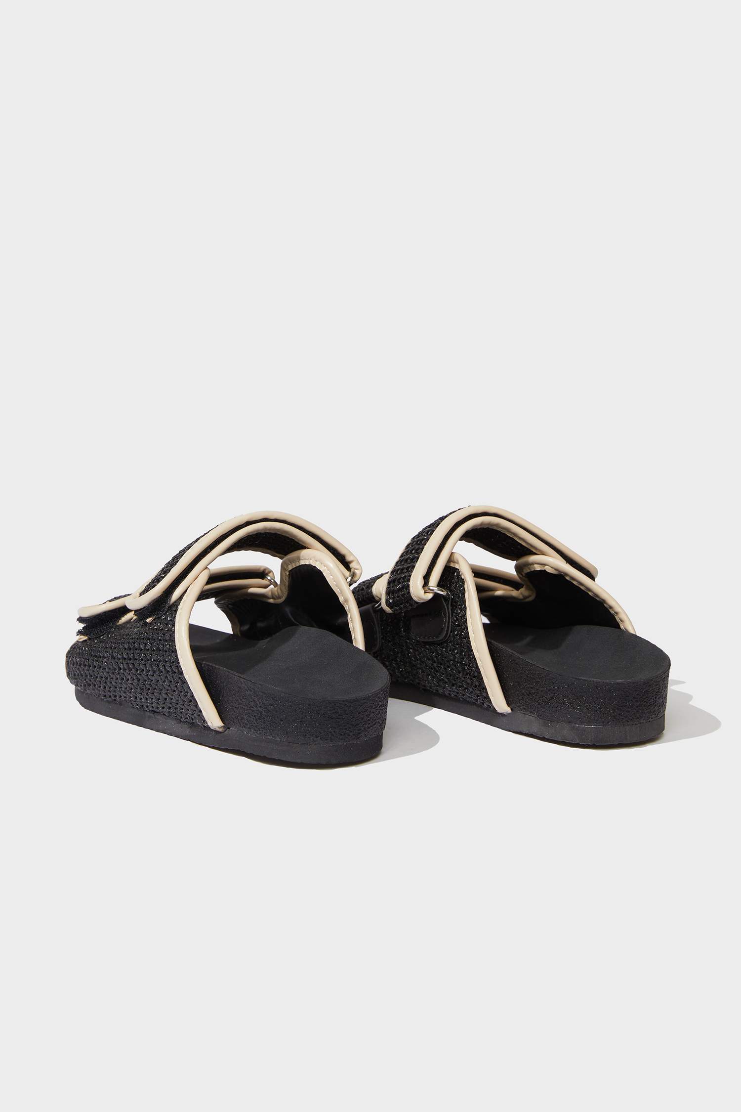 شبشب بناتي بكعب مسطح