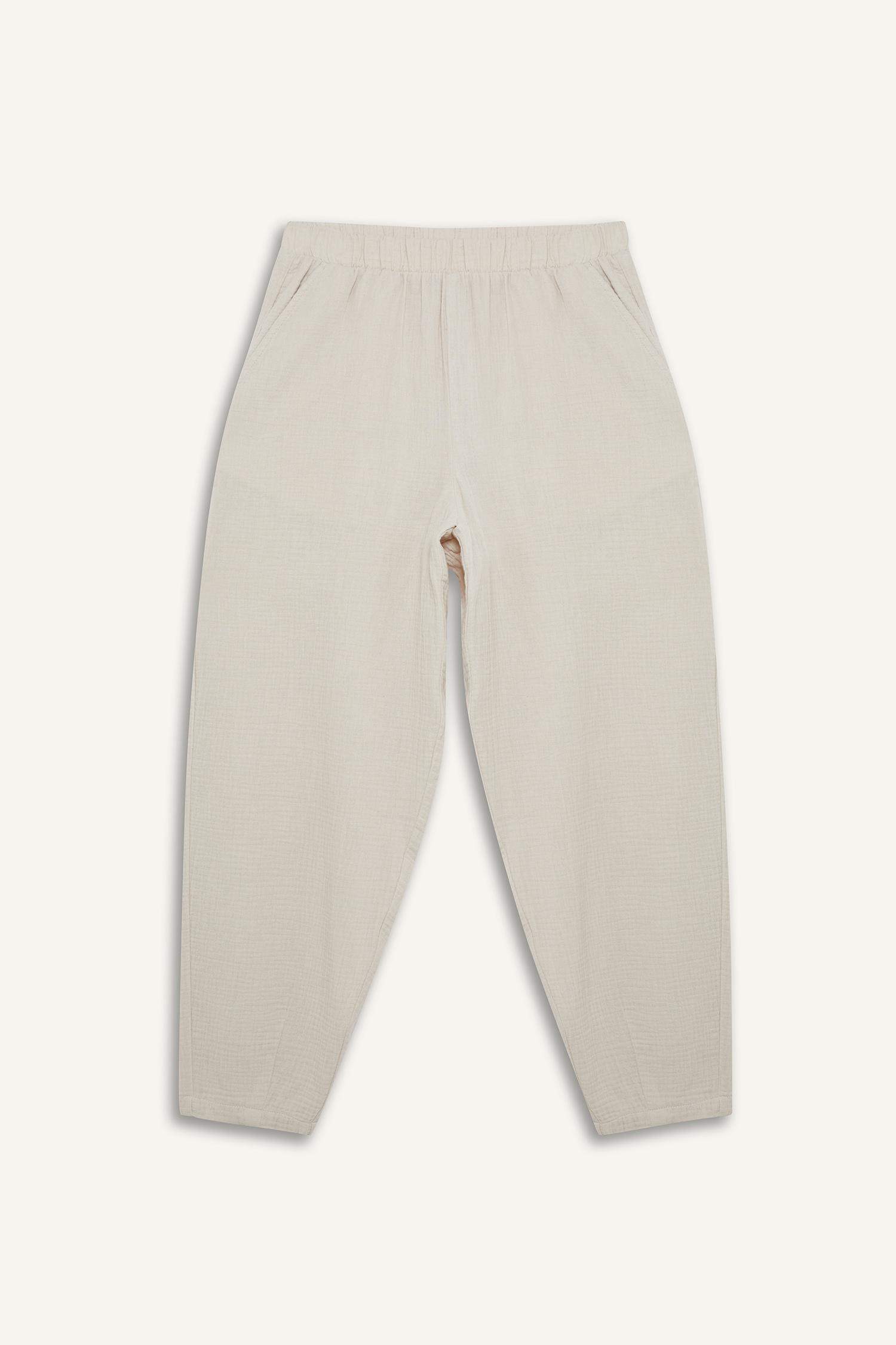 Брюки с зауженной посадкой, резинка на талии, прямой крой, миди кринкл ткань