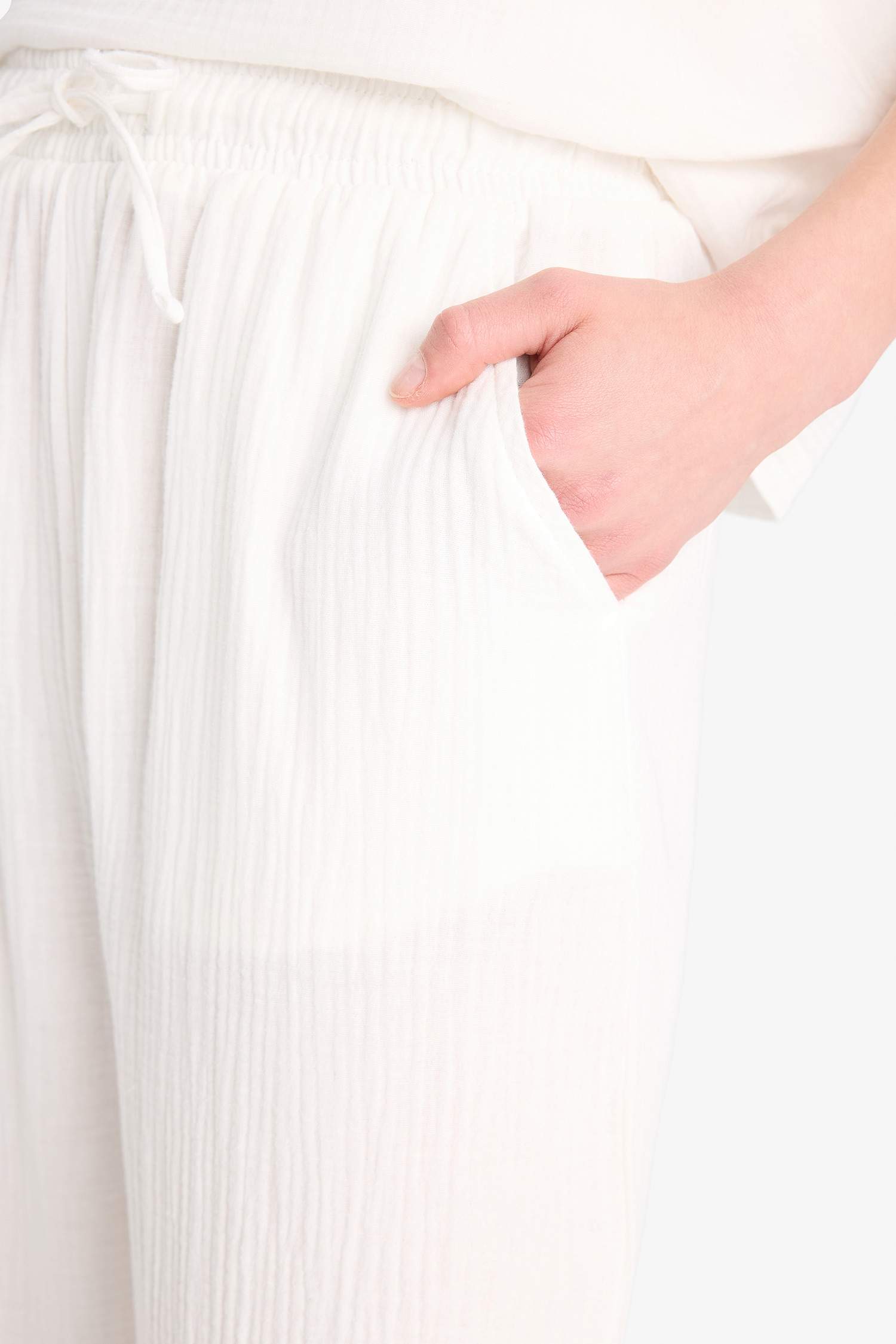 Wide Leg Elastic Waist Midi Crinkle Fabric Trousers