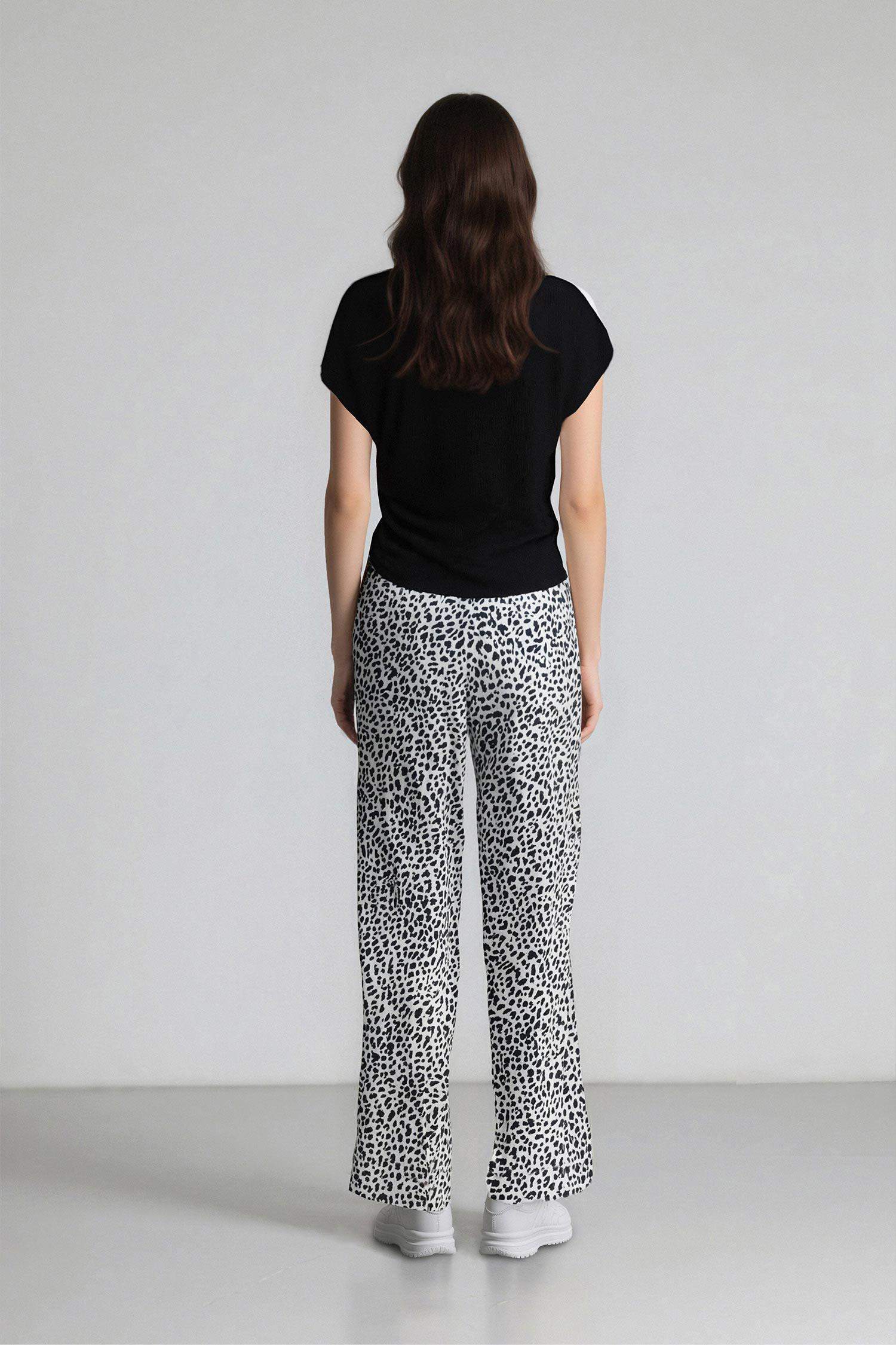 Carrot Fit Wide Leg Printed Trousers