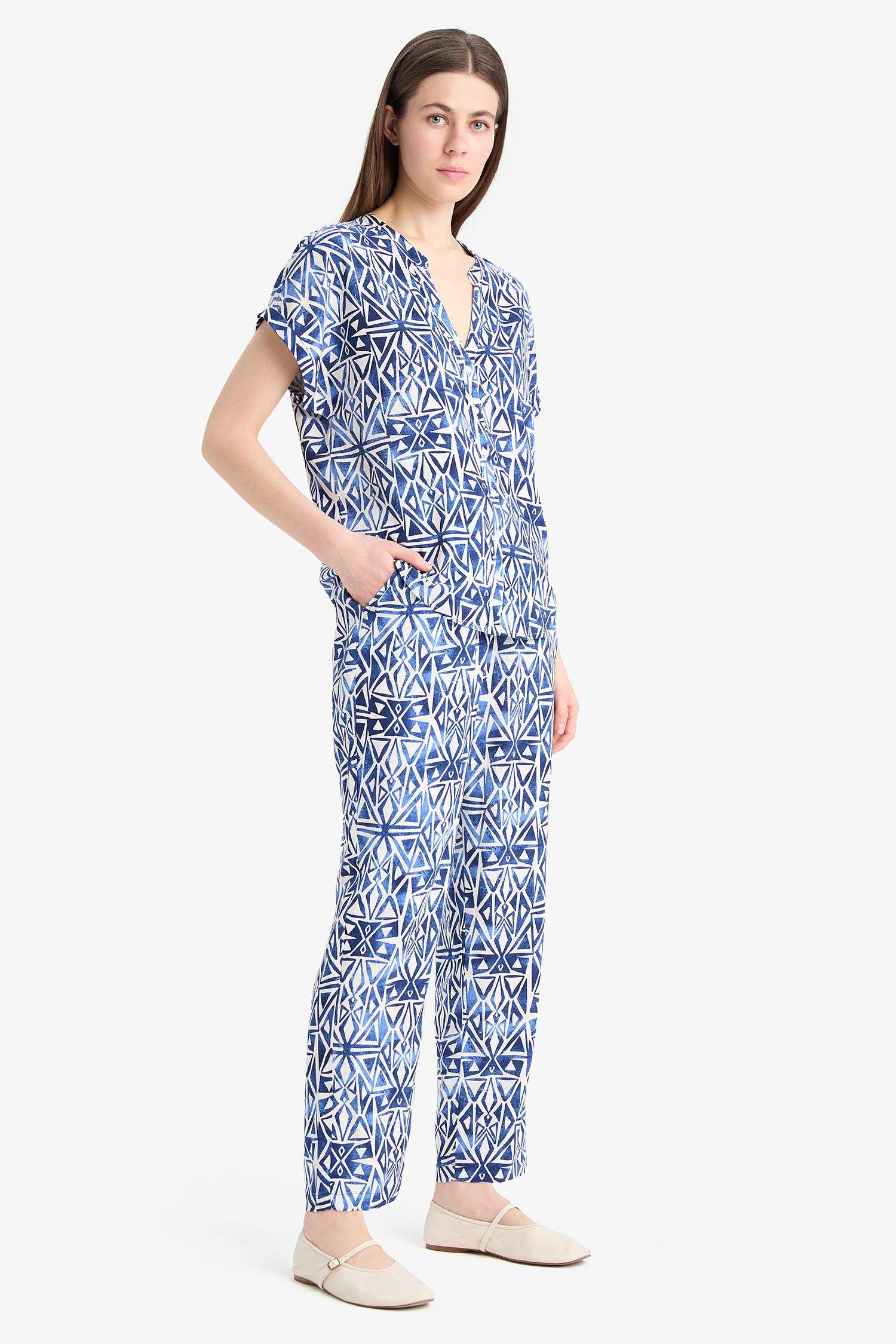 Carrot Fit Wide Leg Printed Trousers