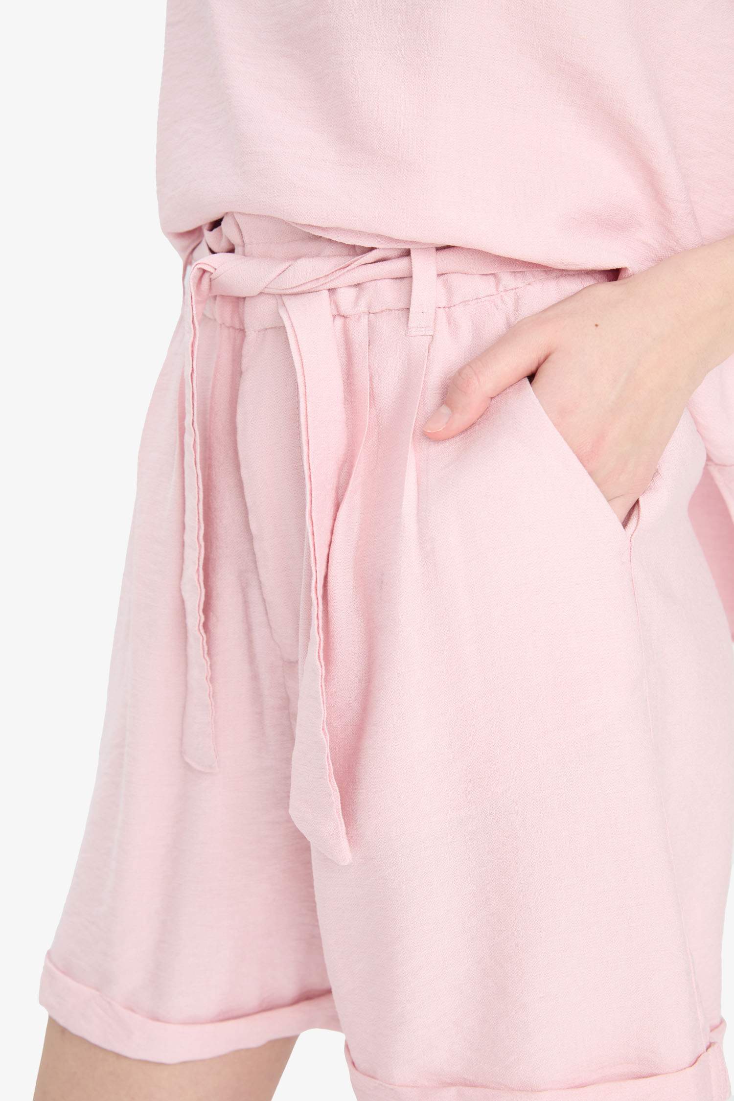 Шорты из кринкленного материала с высокой талией