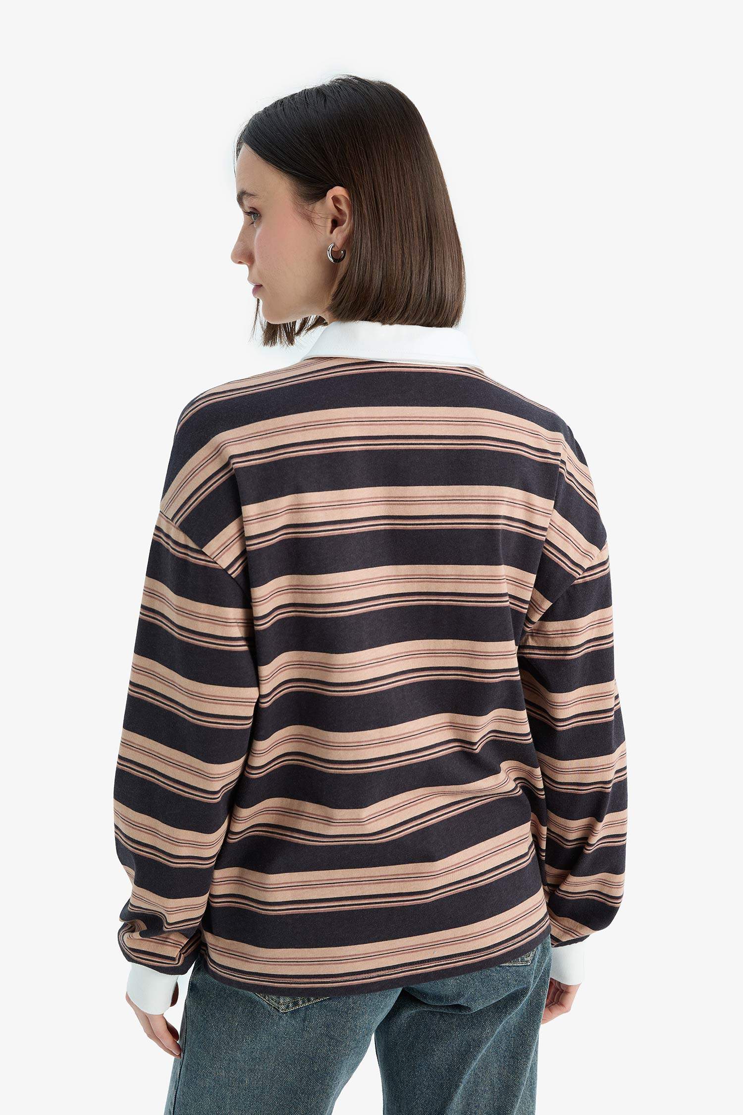 سويت شيرت قصة فضفاضة بياخة بولو