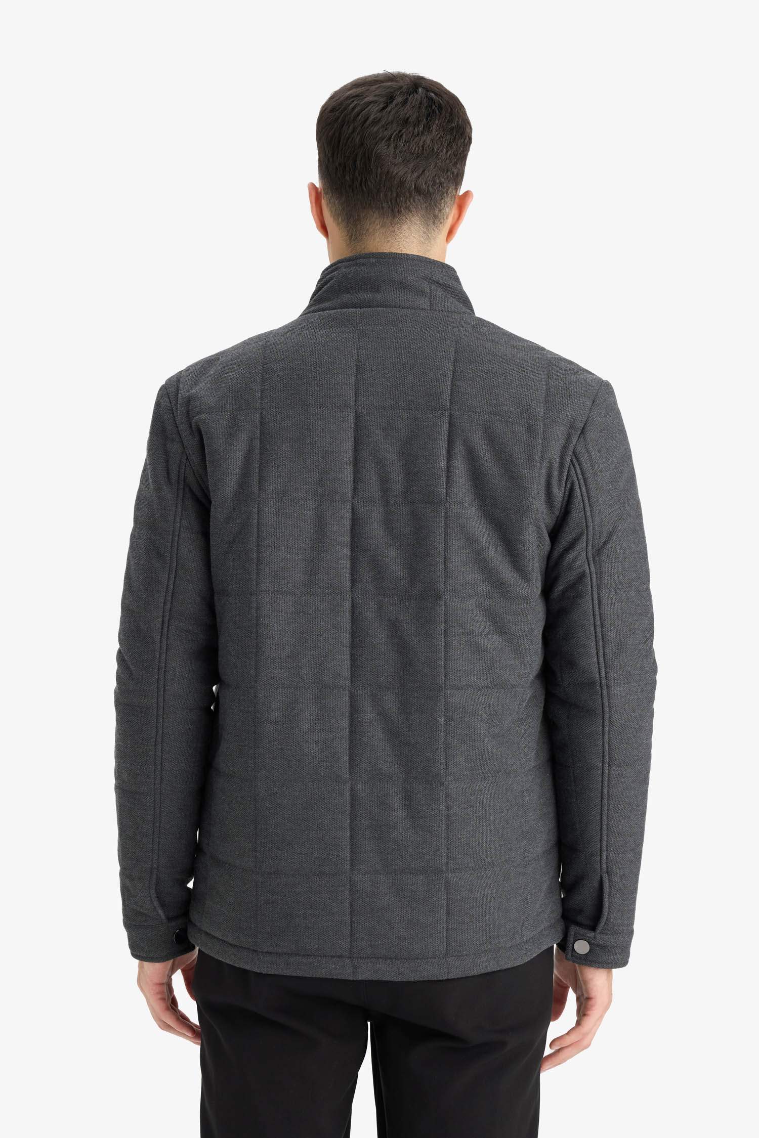 Slim Fit Dar Kesim Dik Yaka Astarlı Fermuarlı Cepli Kışlık Şişme Penye Mont