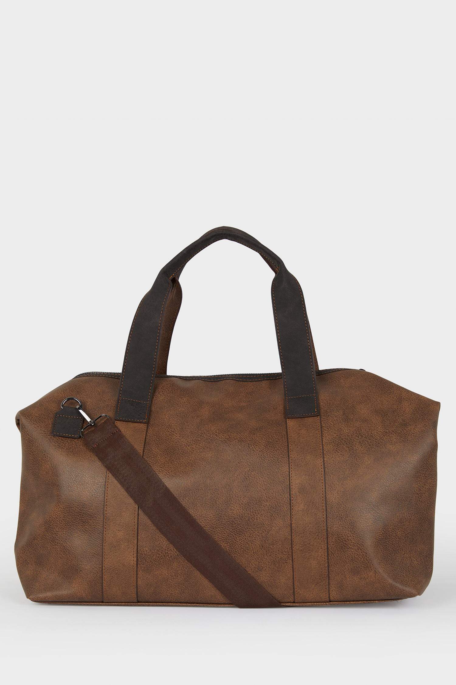 جنطة سفر و رياضة رجالي جلد صناعي