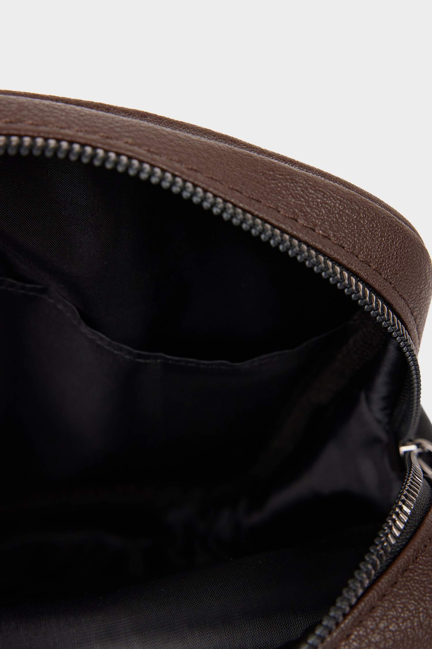 Erkek Suni Deri Çapraz Çanta