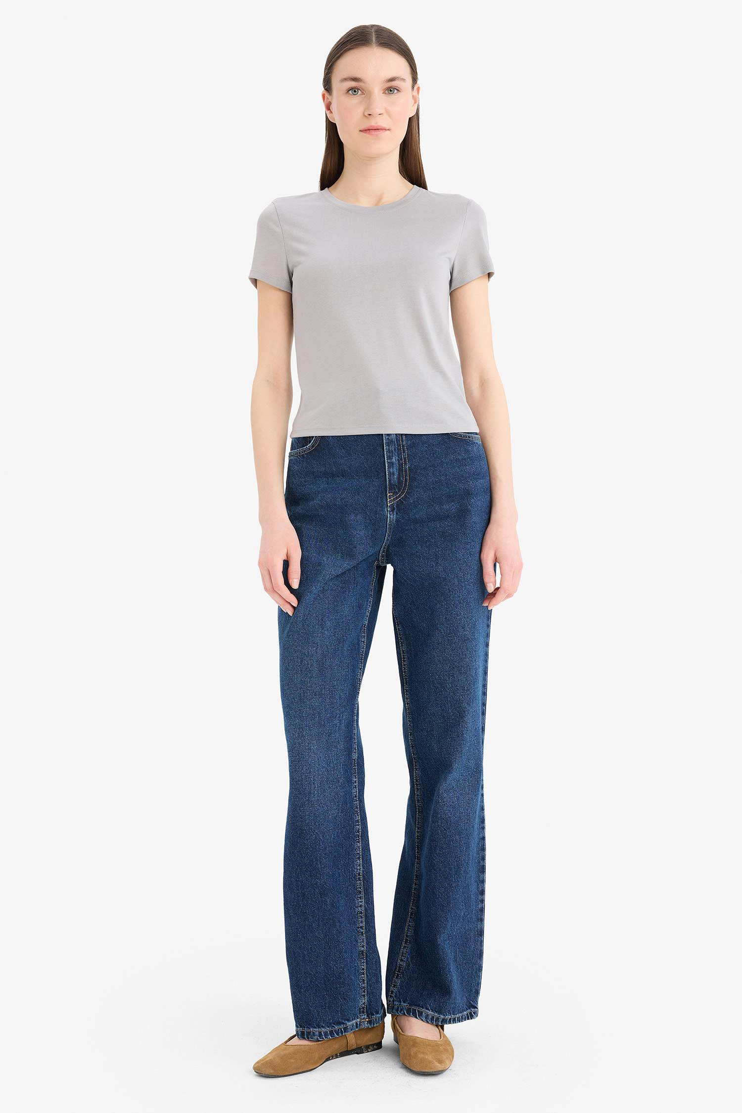 تيشيرت نص ردن مضلع مخصر بياخة مستديرة