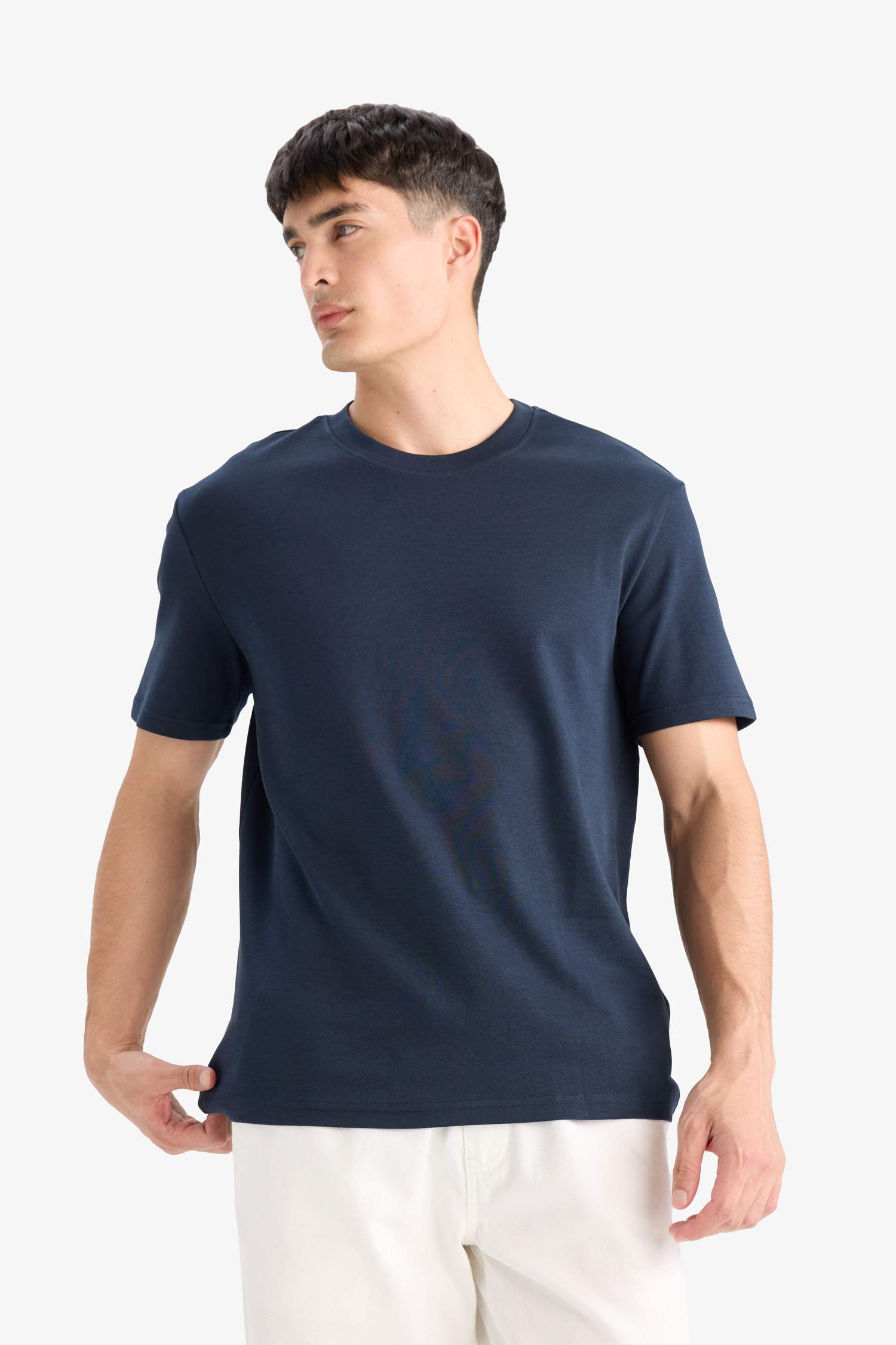 T-shirt basique en coton à col rond et manches courtes Coupe régulière