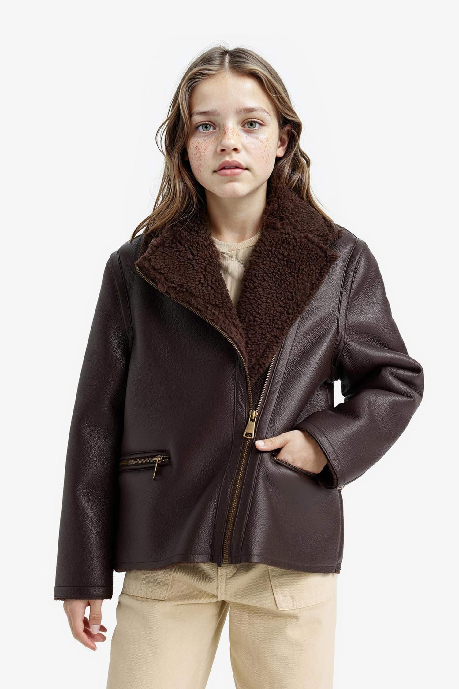 جاكيت بناتي جلد صناعي ببطانة فروية