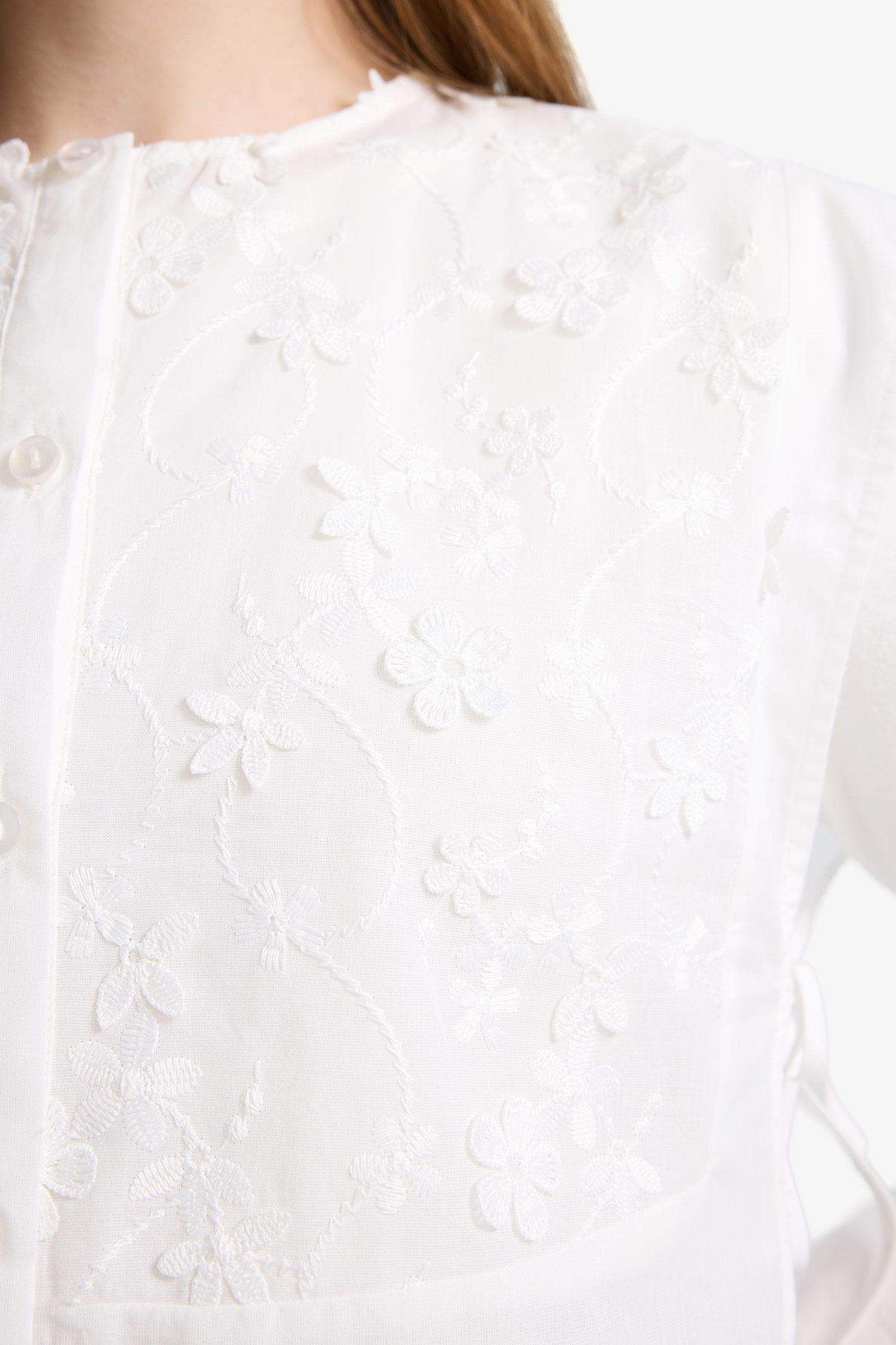 Crew Neck Lace Up Embroidered Blazer Vest