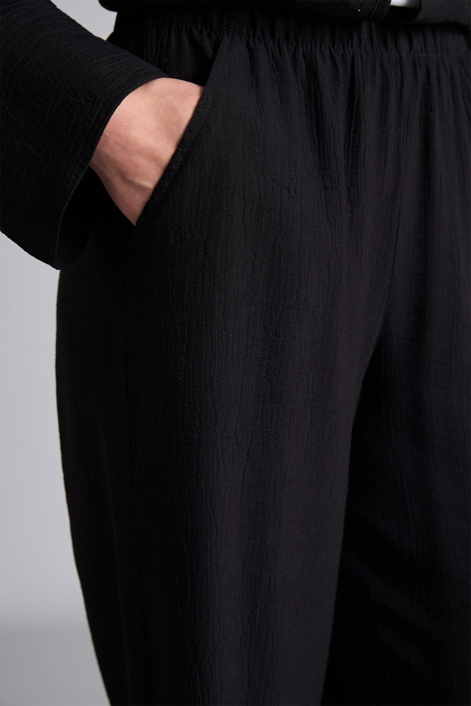 DeFacto Wide Leg Kırışık Dokulu Pantolon görsel 4