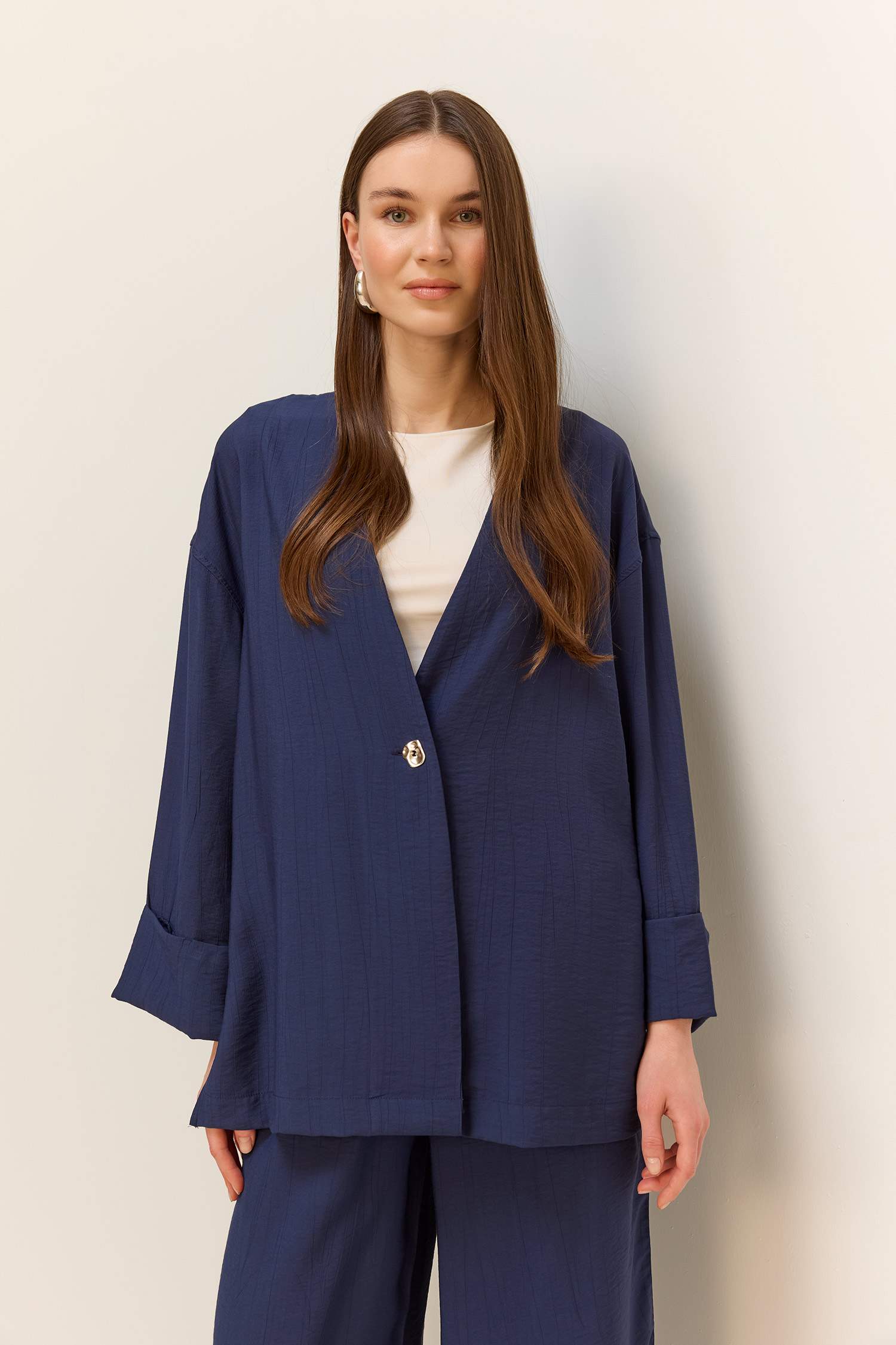 Relax Fit Crinkle Fabric V-Neck Long Sleeve Tunic