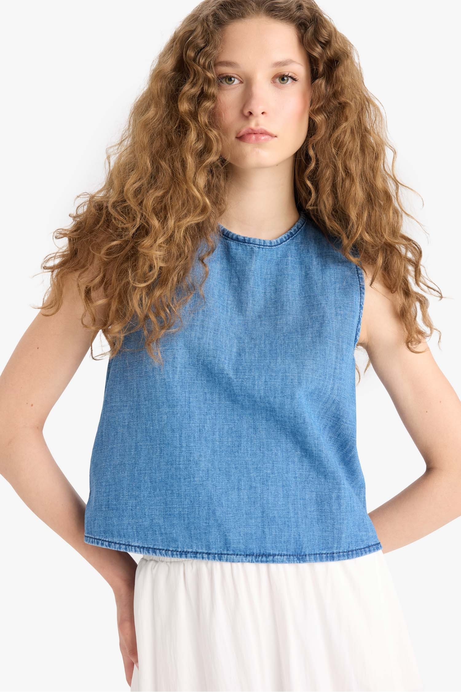 Crew Neck Linen Look Sleeveless Blouse